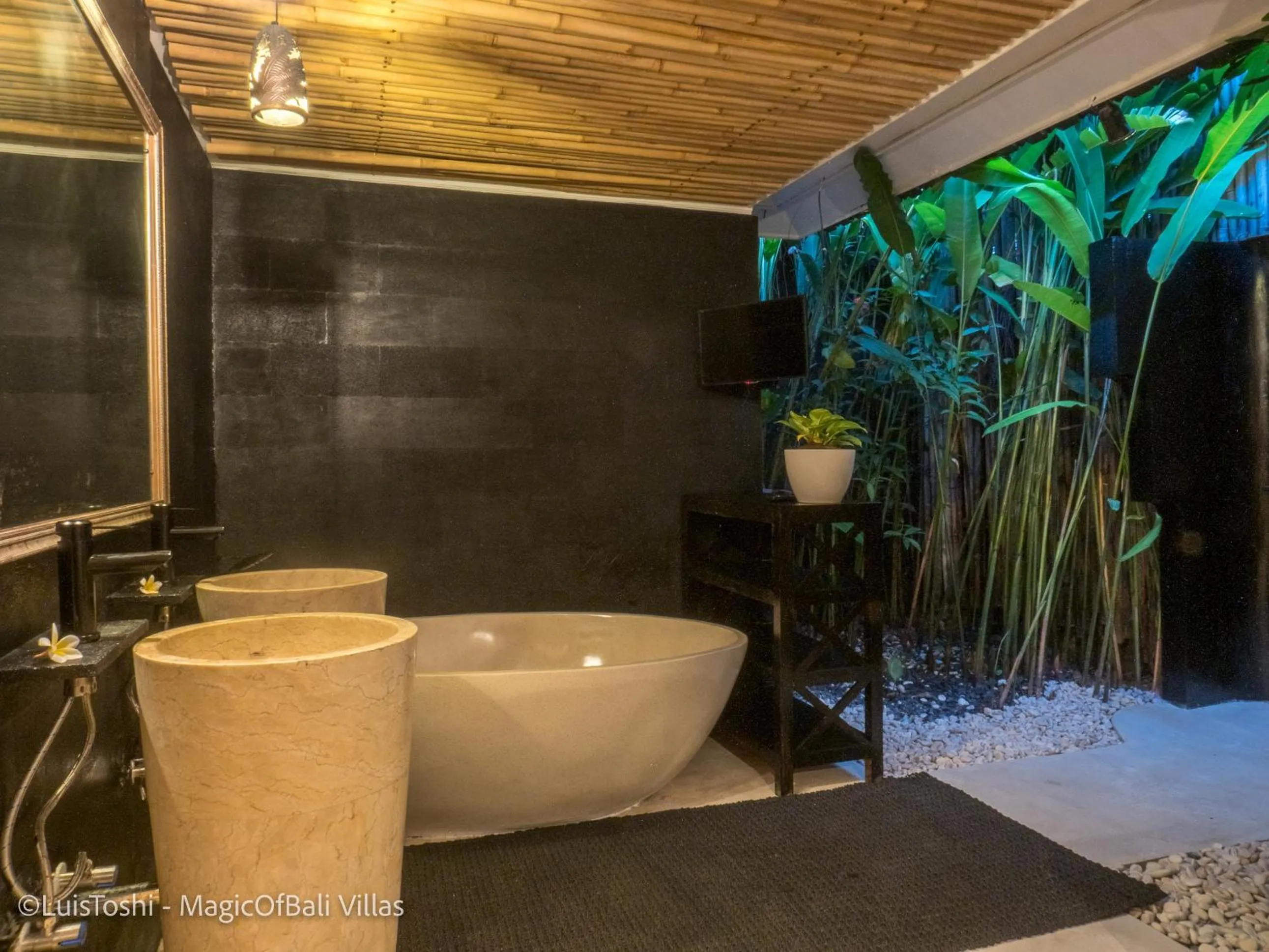 Bathroom in The Ocean Luxury Villas