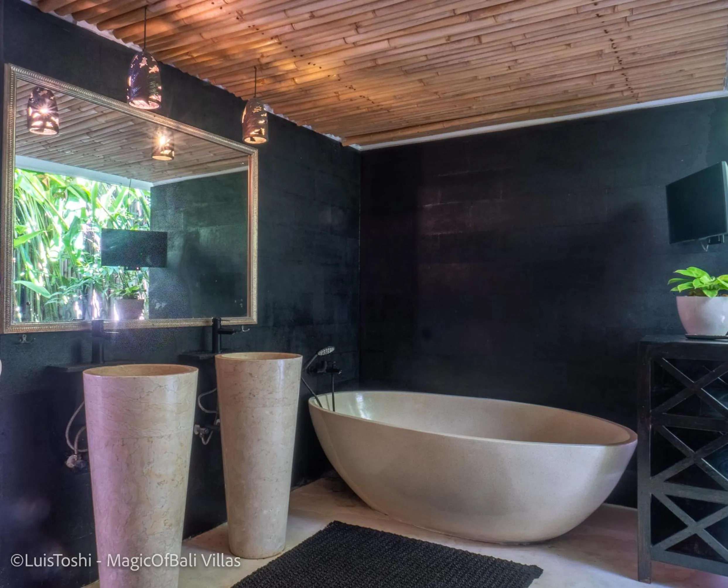 Bathroom in The Ocean Luxury Villas
