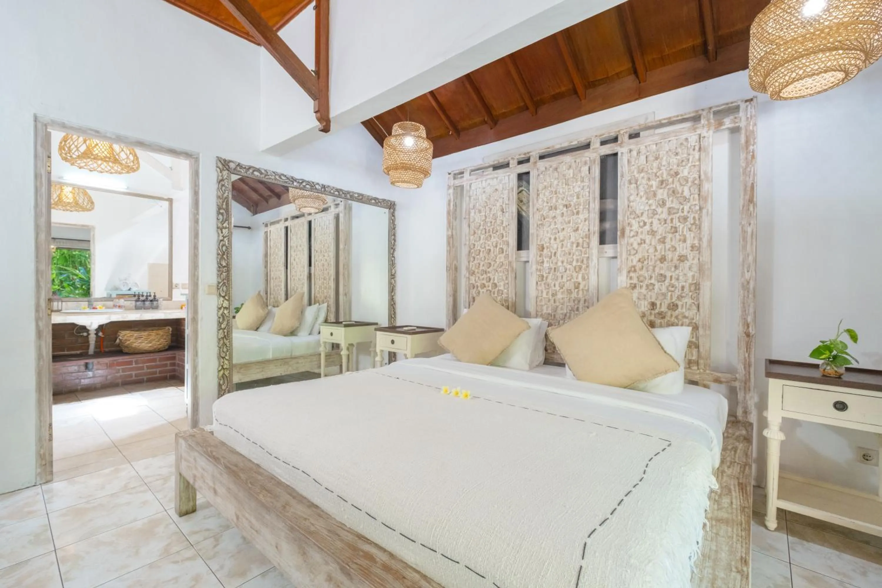 Bed in The Ocean Luxury Villas