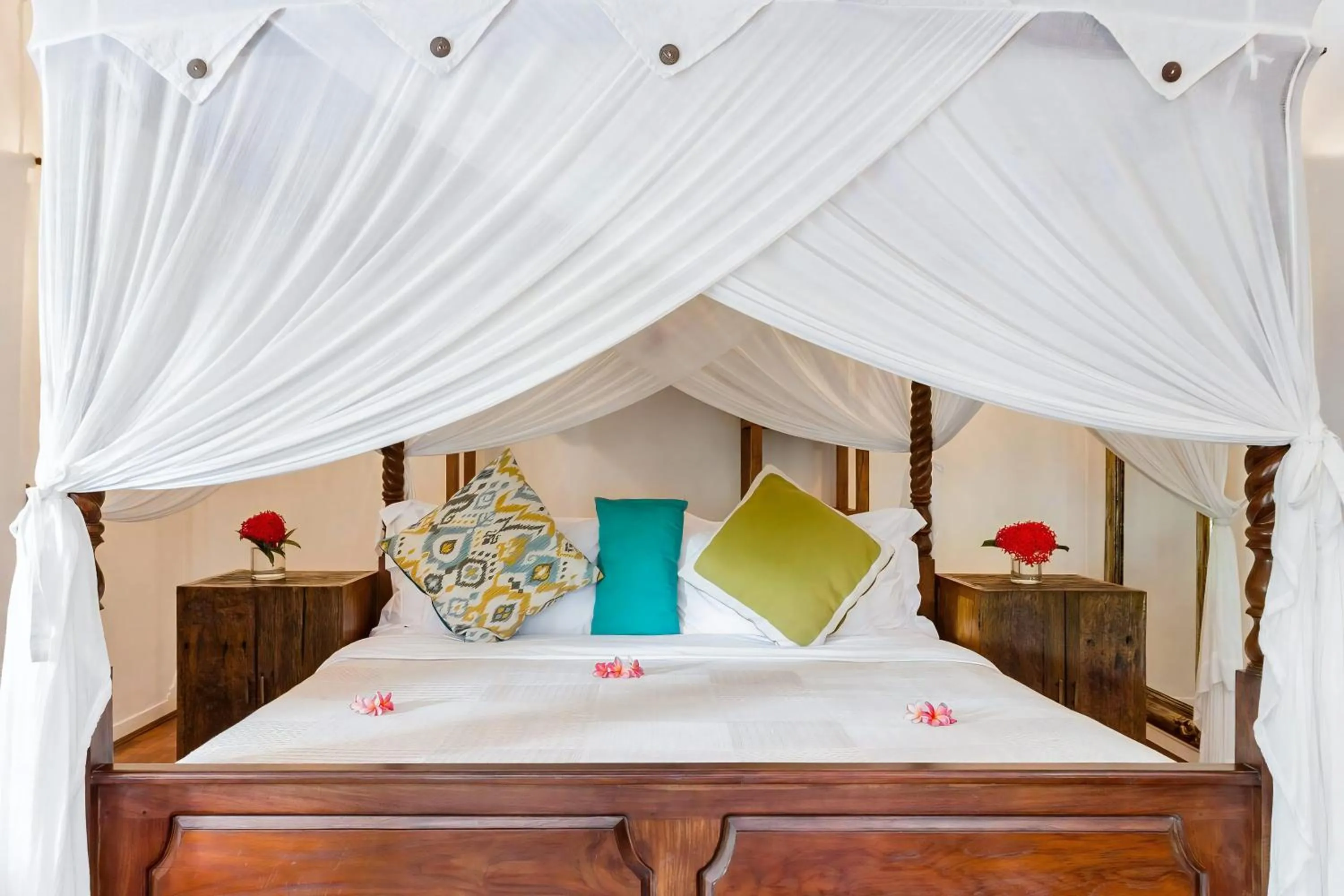 Bed in The Ocean Luxury Villas