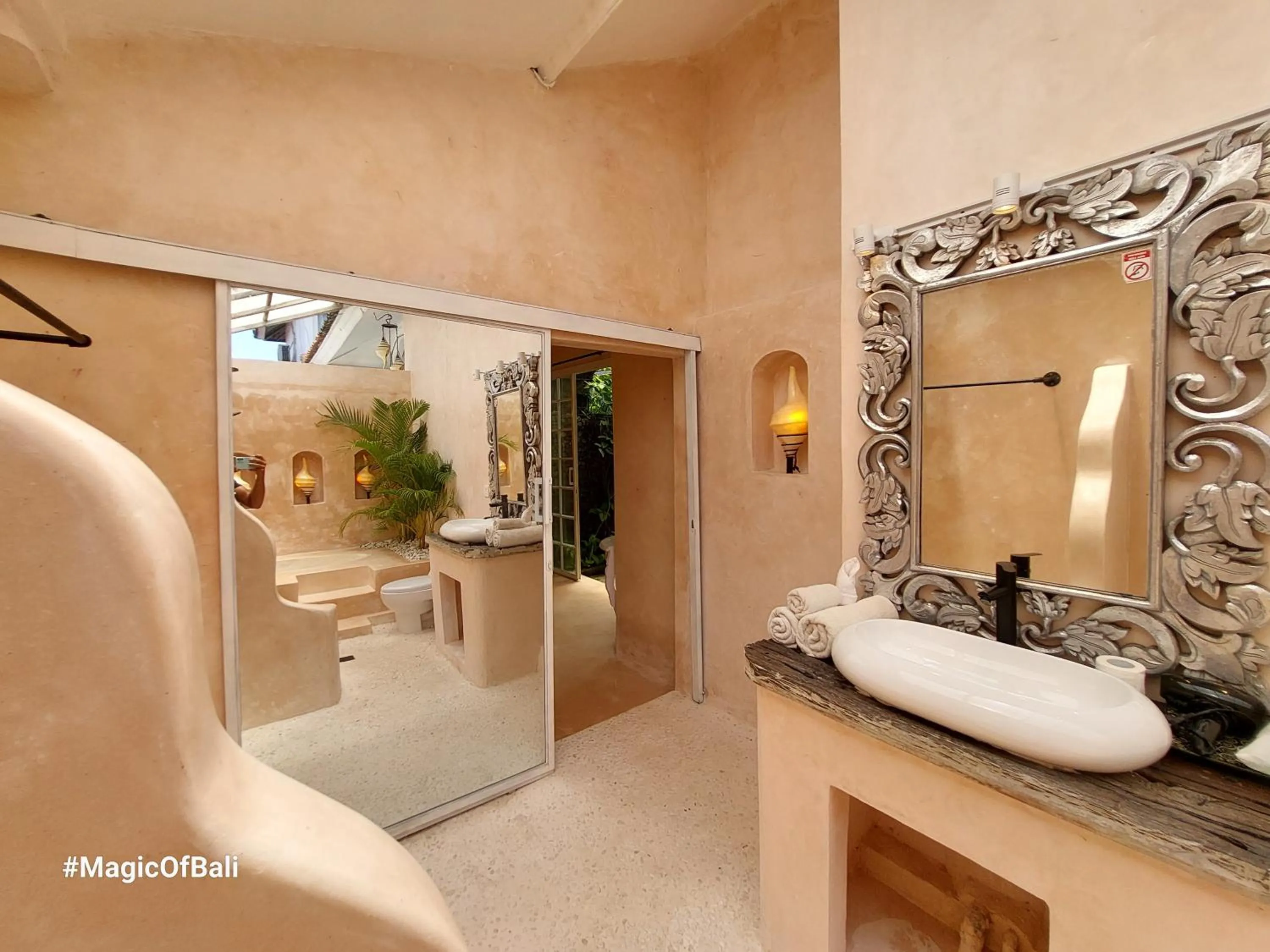 Toilet in The Ocean Luxury Villas