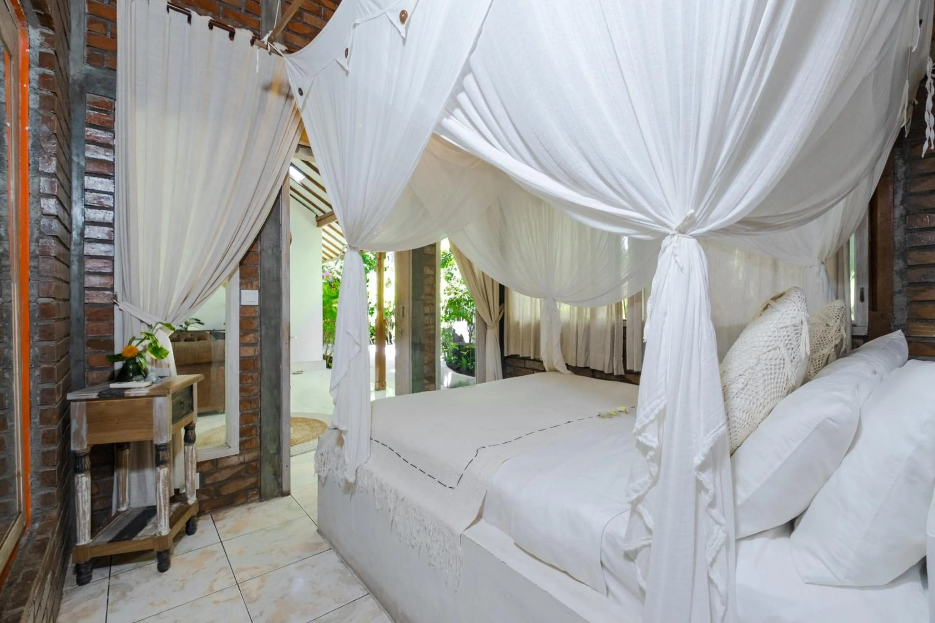 Bed in The Ocean Luxury Villas