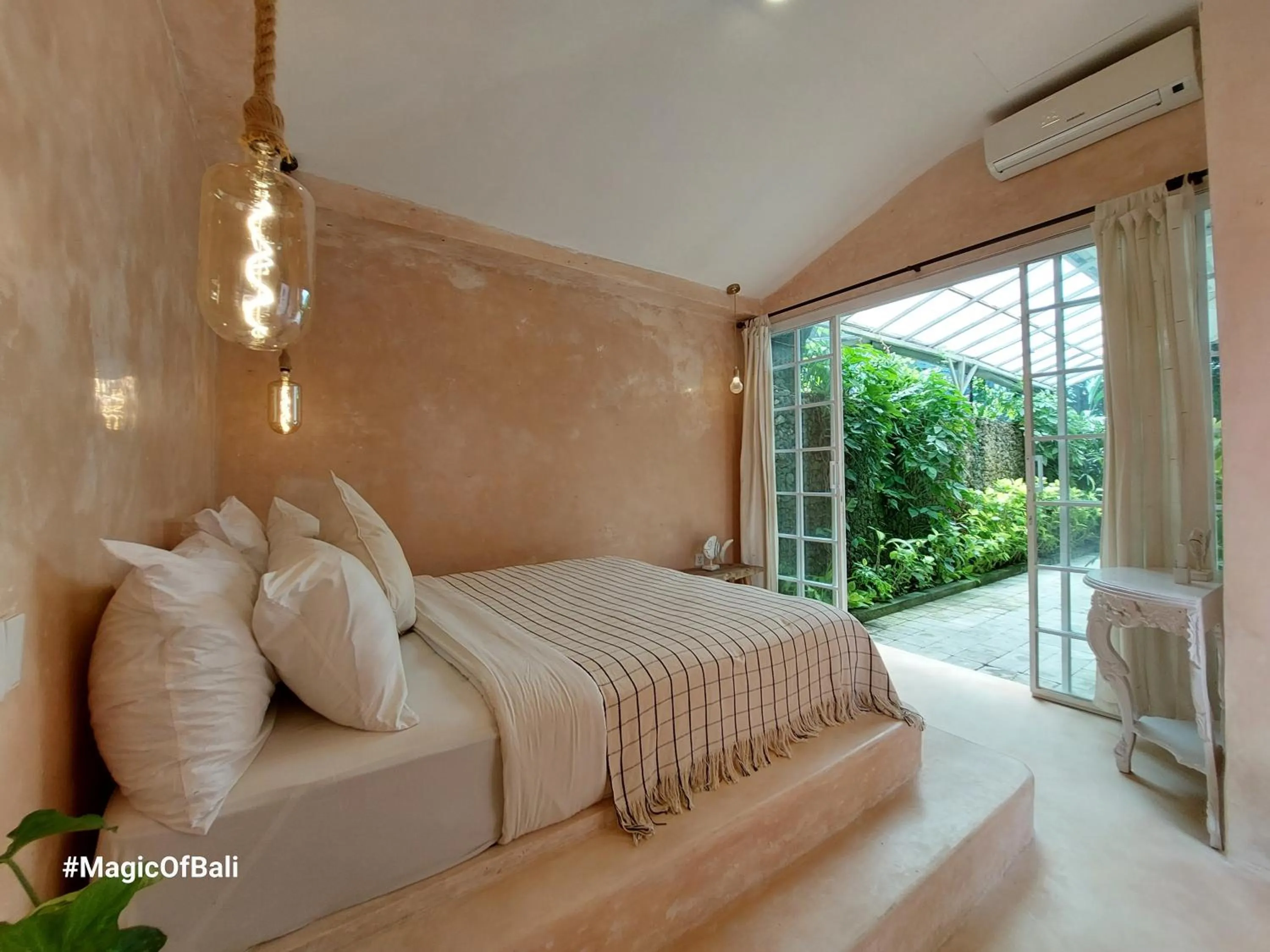 View (from property/room), Bed in The Ocean Luxury Villas