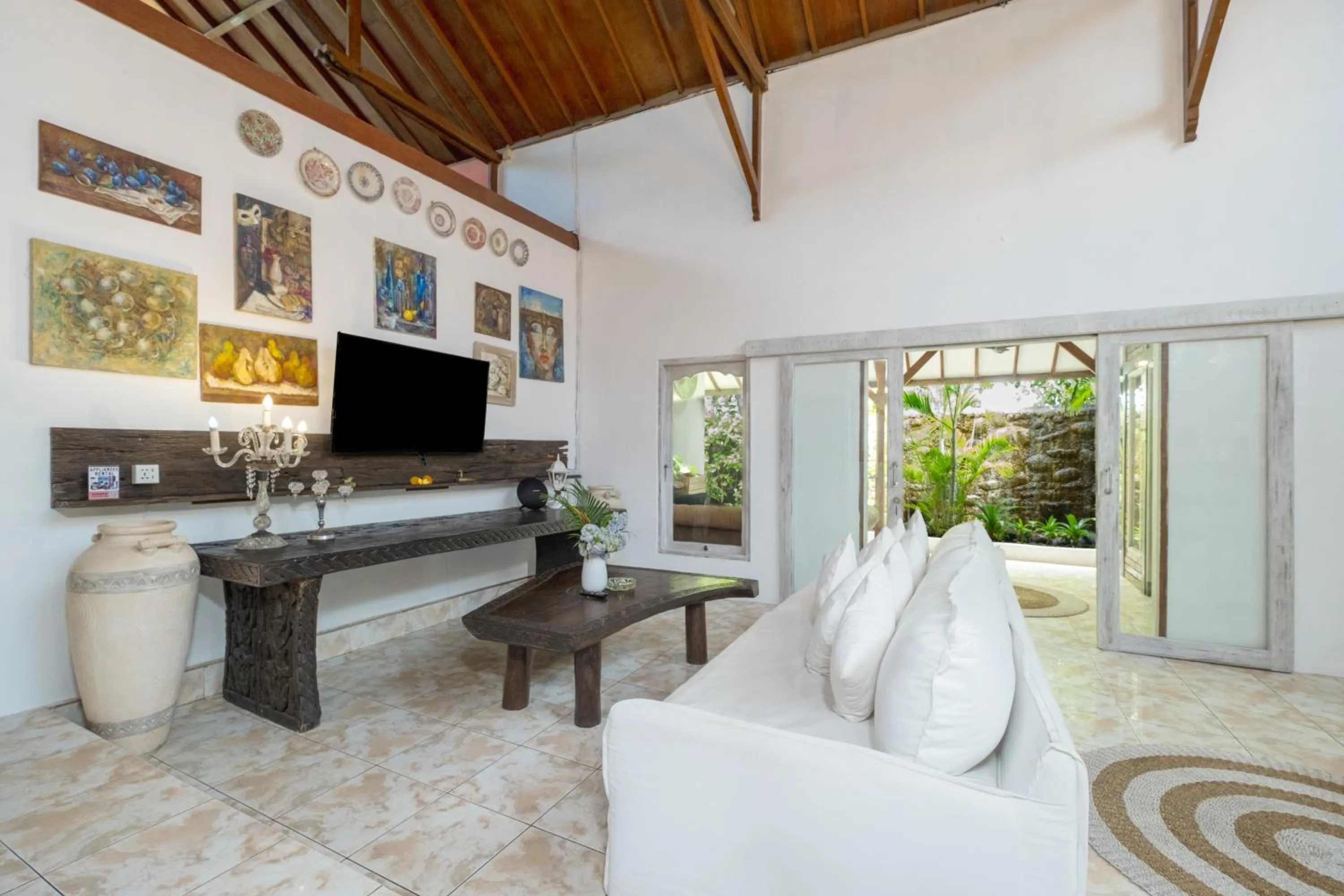 Living room in The Ocean Luxury Villas