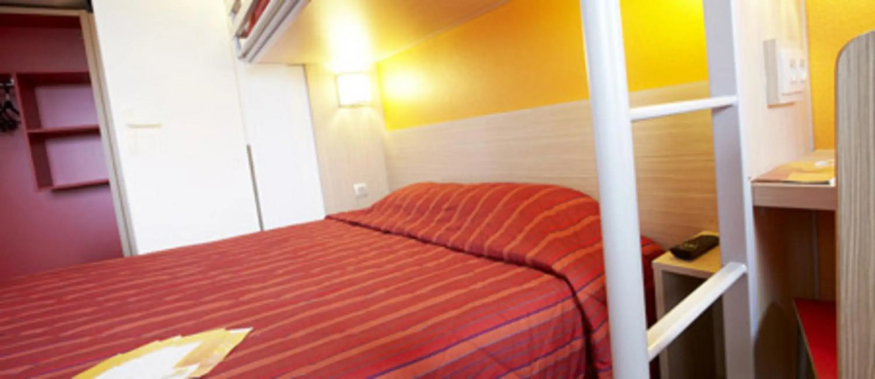 Bedroom, Bed in Premiere Classe Versailles - Saint Cyr L'ecole