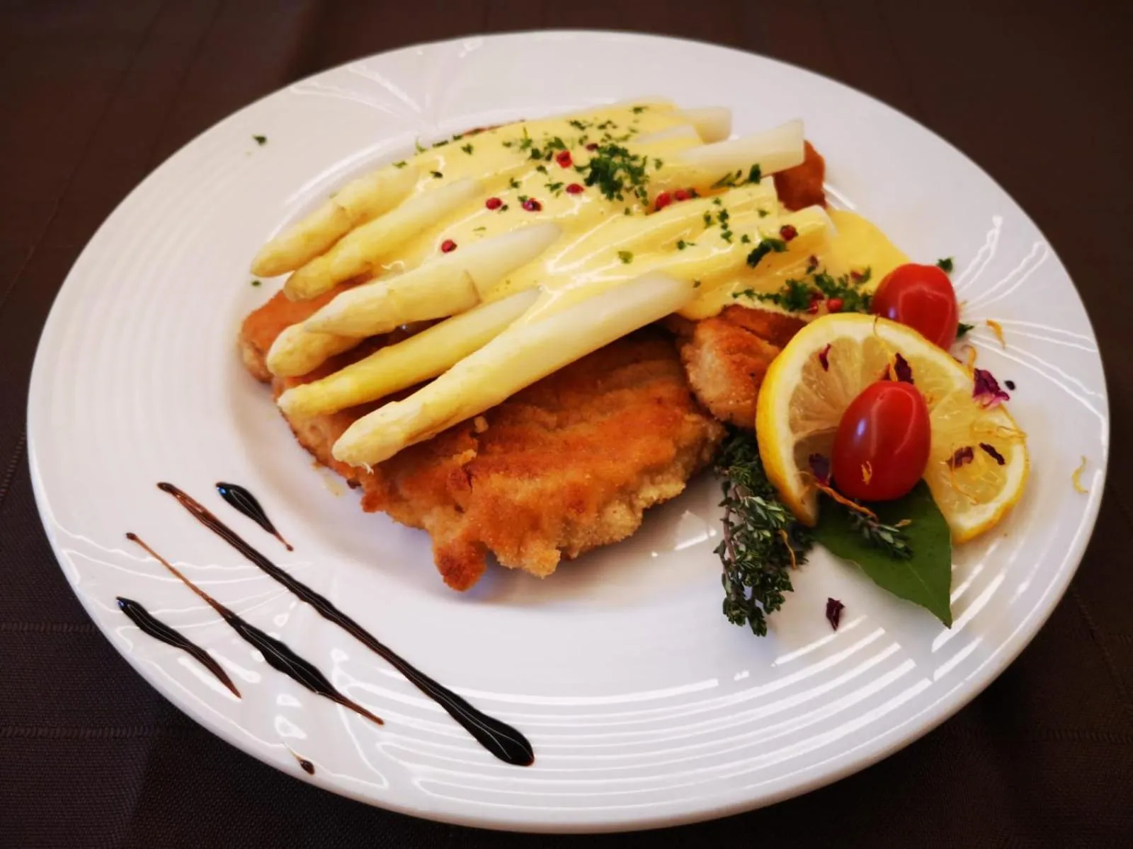 Restaurant/places to eat in Landhaus Gräfendhron