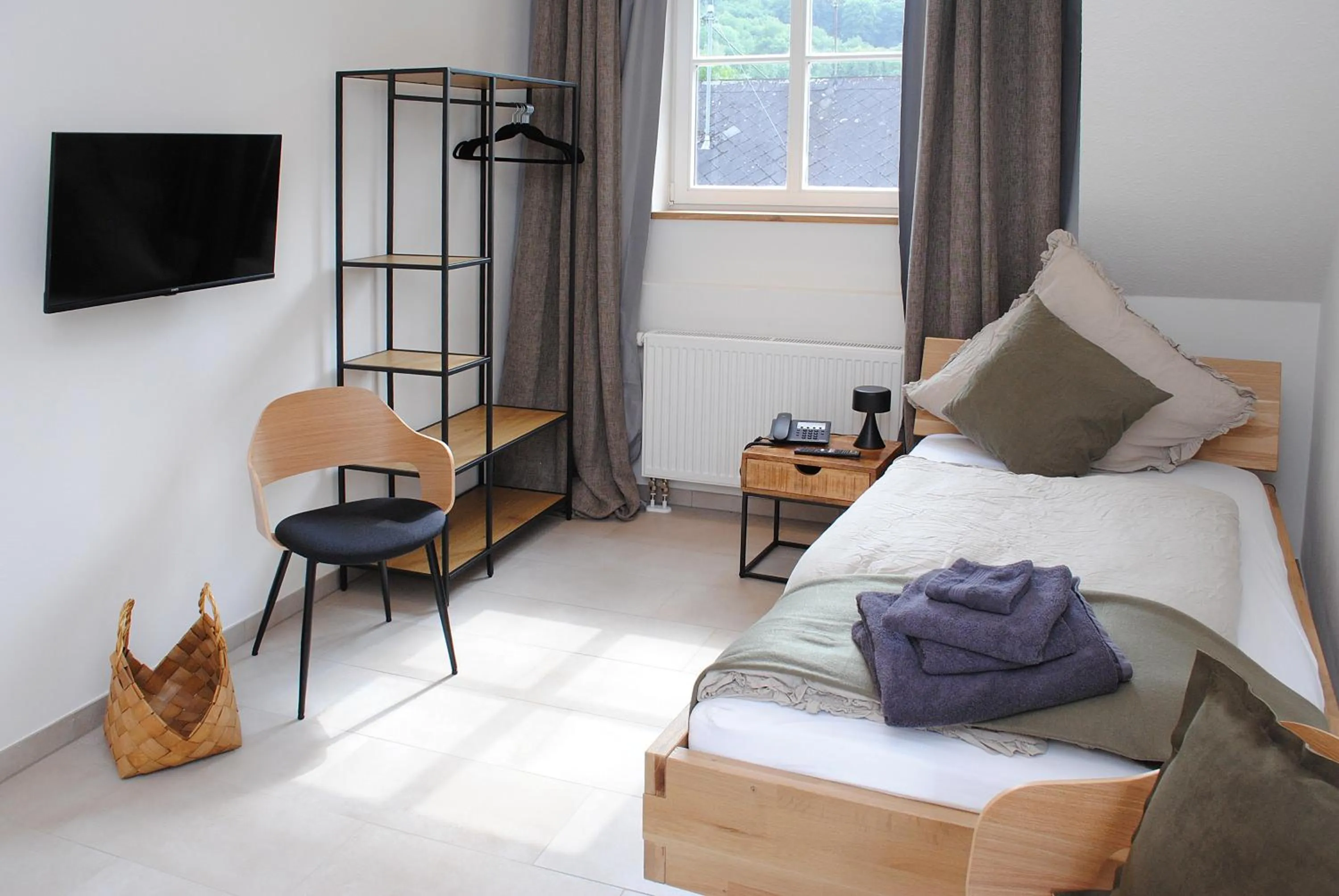 Photo of the whole room, Bed in Landhaus Gräfendhron