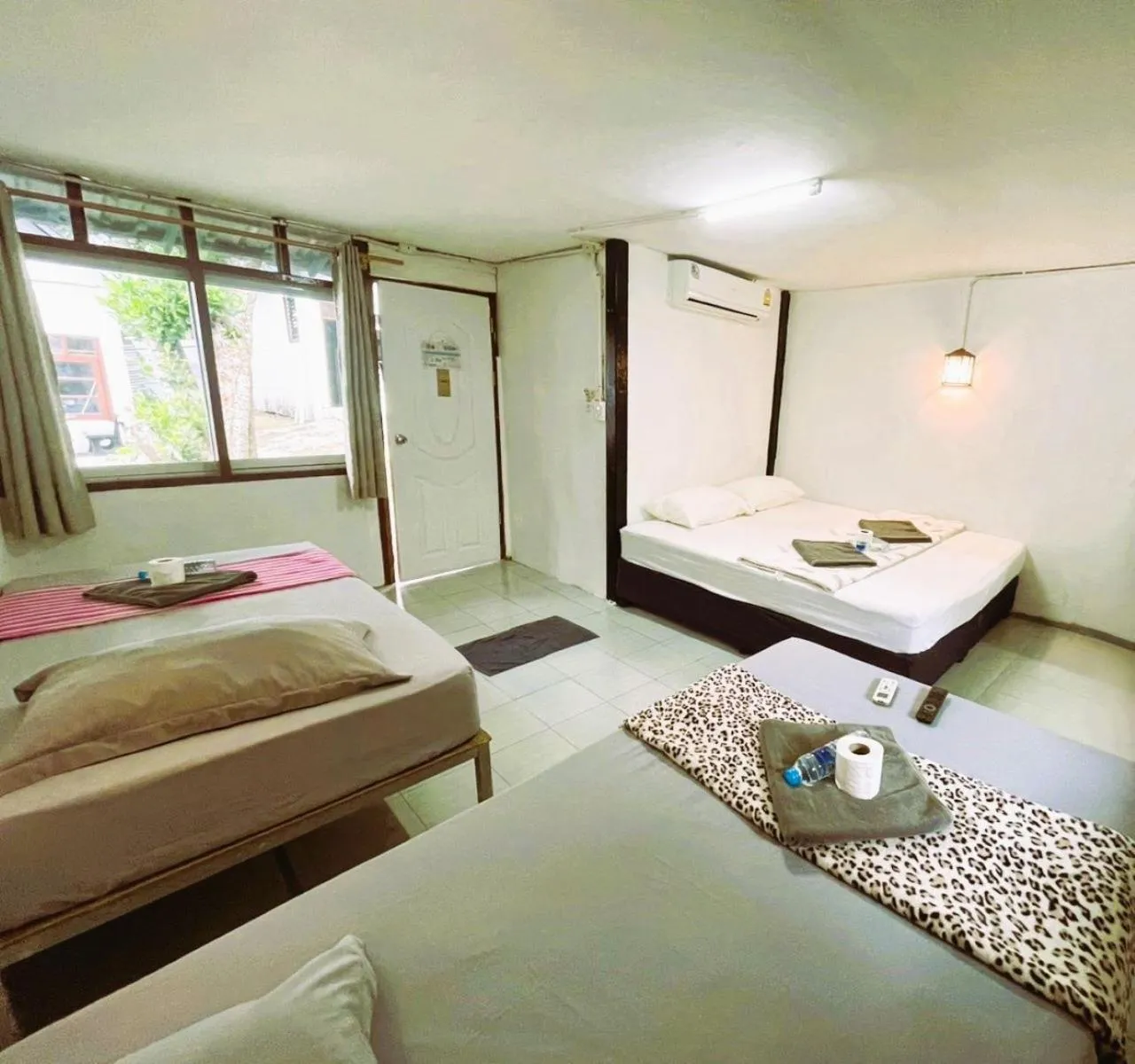 Bed in Tuk Tuk Guesthouse