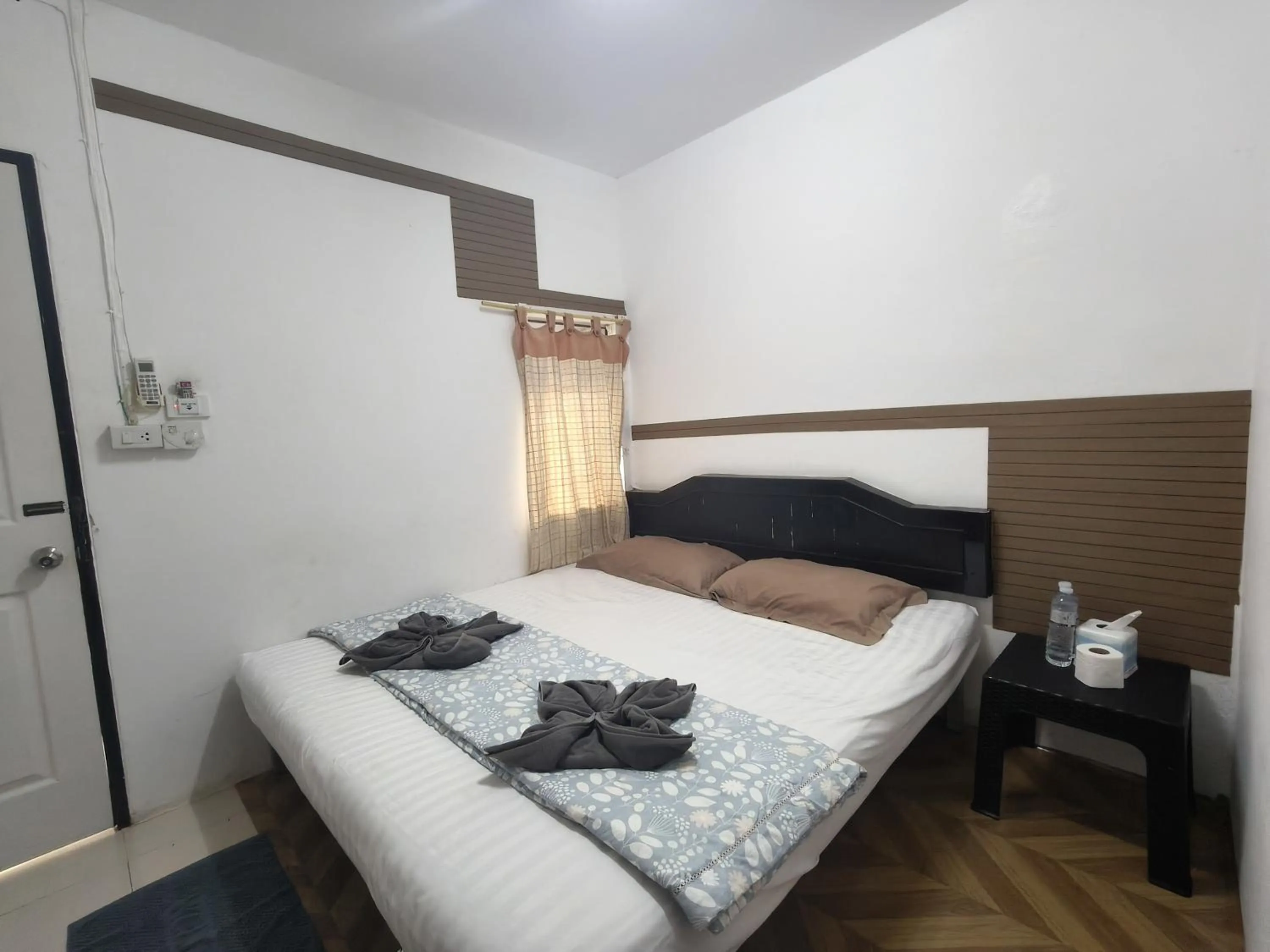 Bed in Tuk Tuk Guesthouse