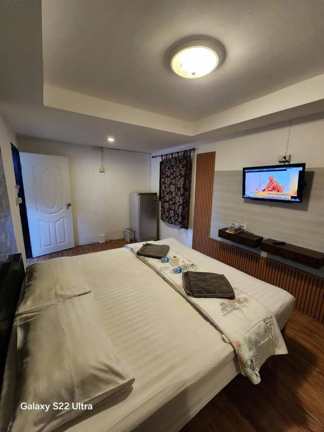 Photo of the whole room, Bed in Tuk Tuk Guesthouse