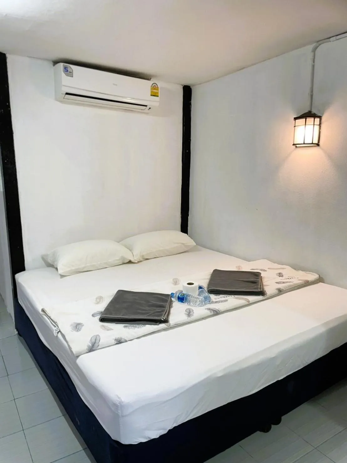 Bed in Tuk Tuk Guesthouse