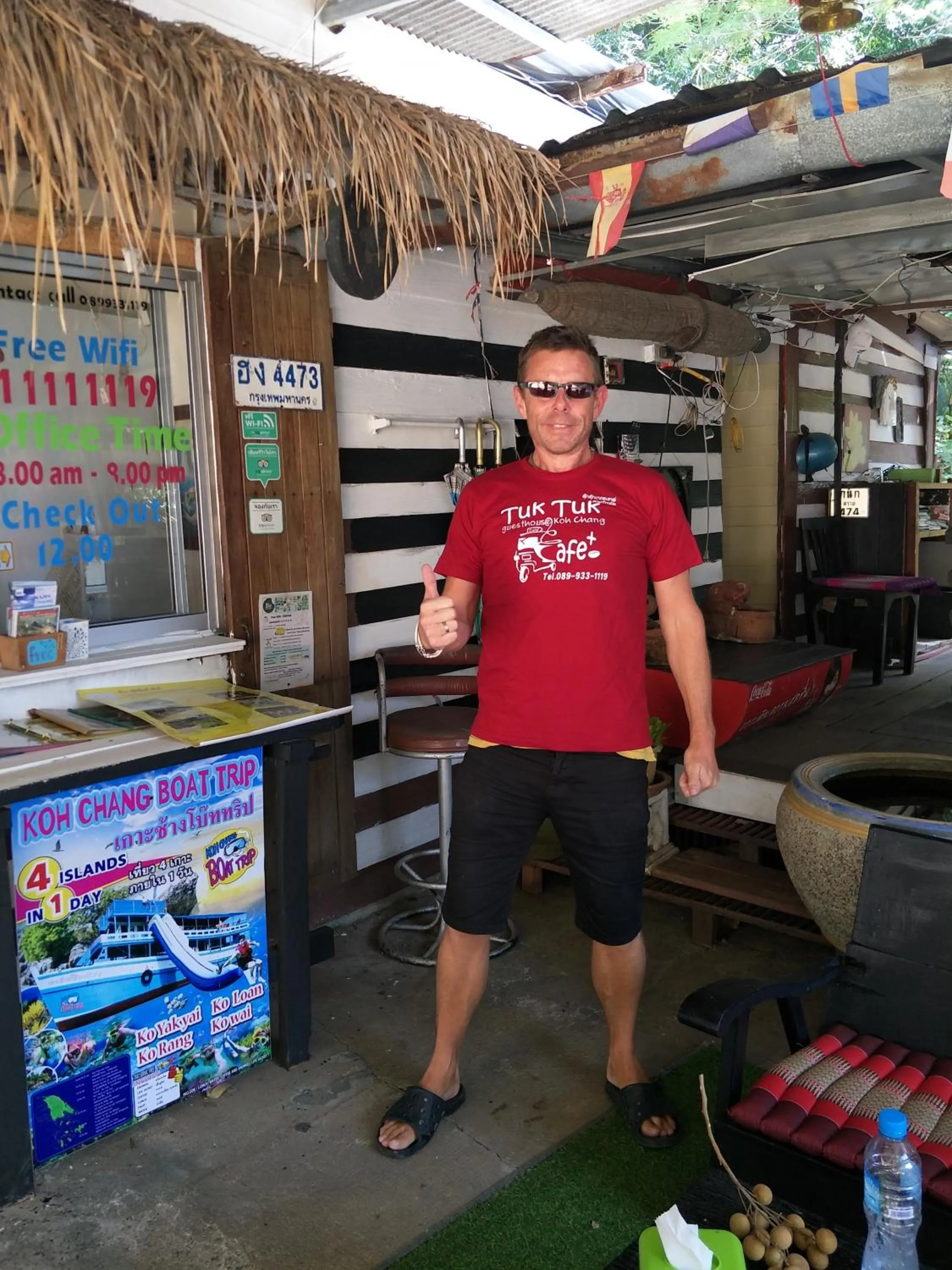 People in Tuk Tuk Guesthouse