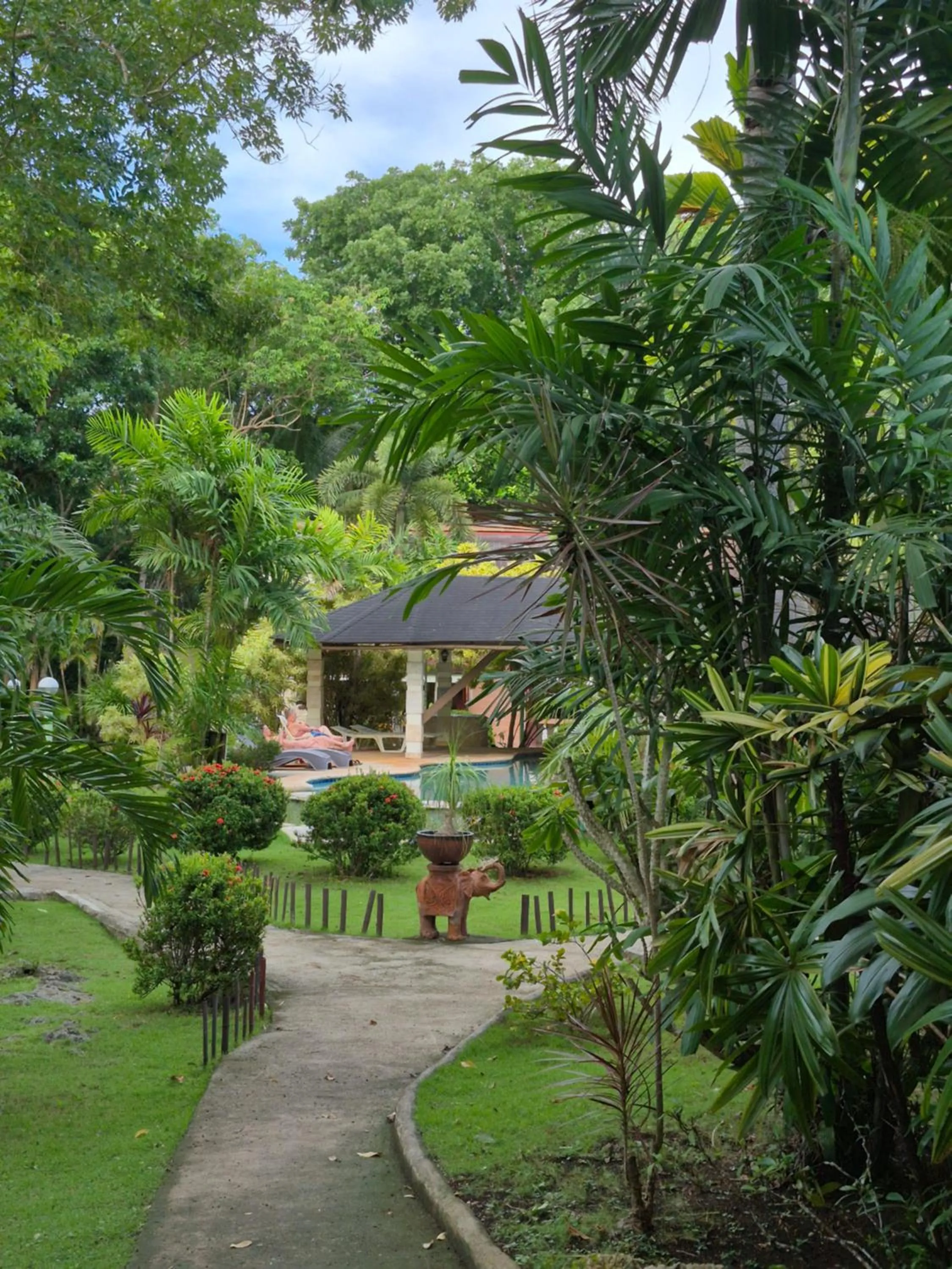 Garden in ALONALAND RESORT