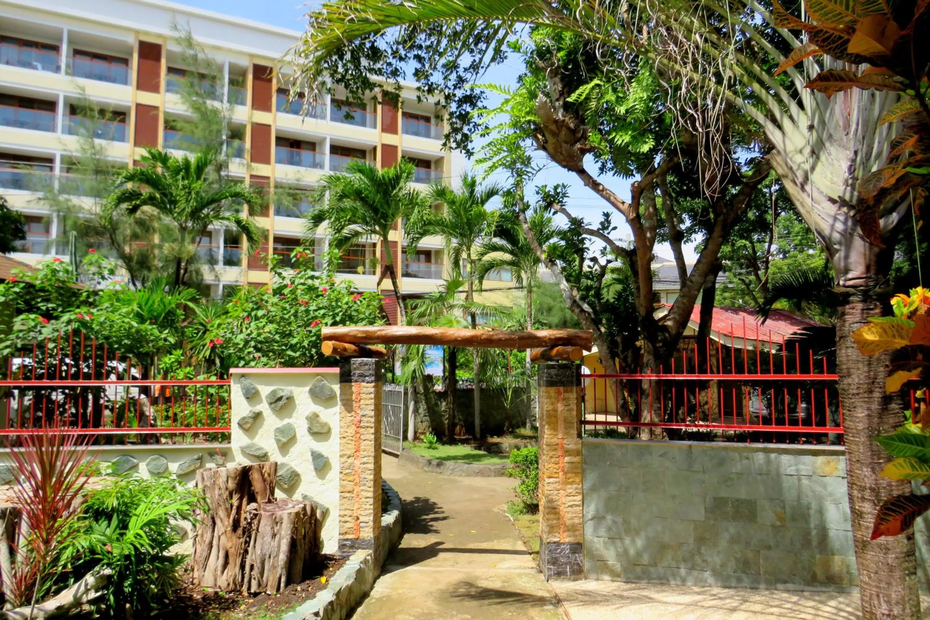 Property building in ALONALAND RESORT