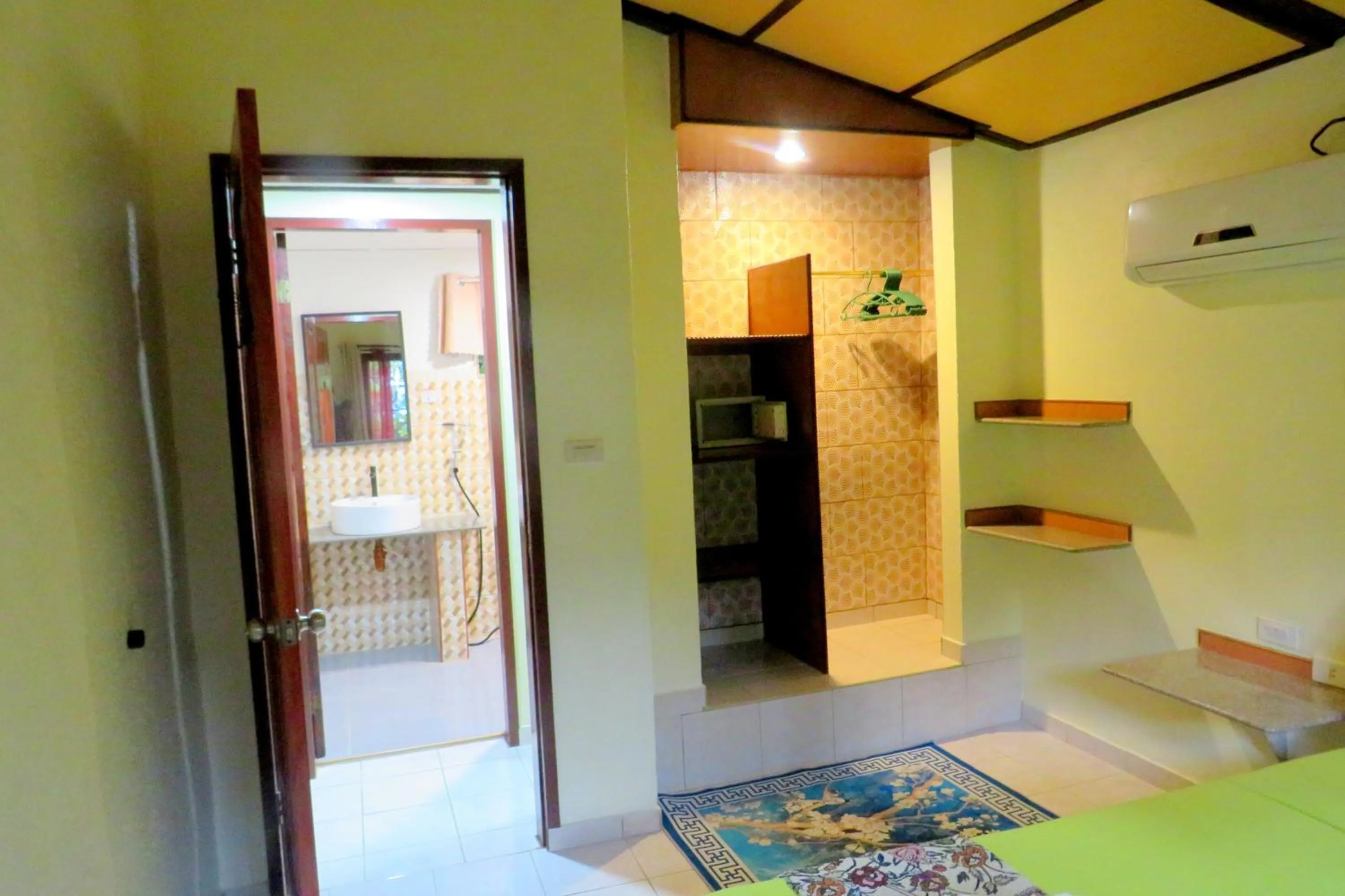 Bedroom in ALONALAND RESORT