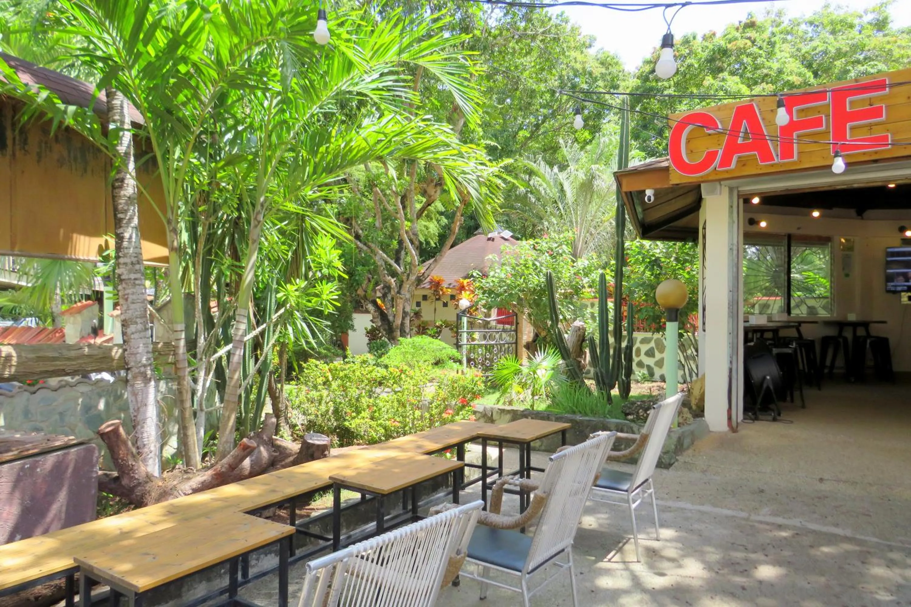 Property building in ALONALAND RESORT