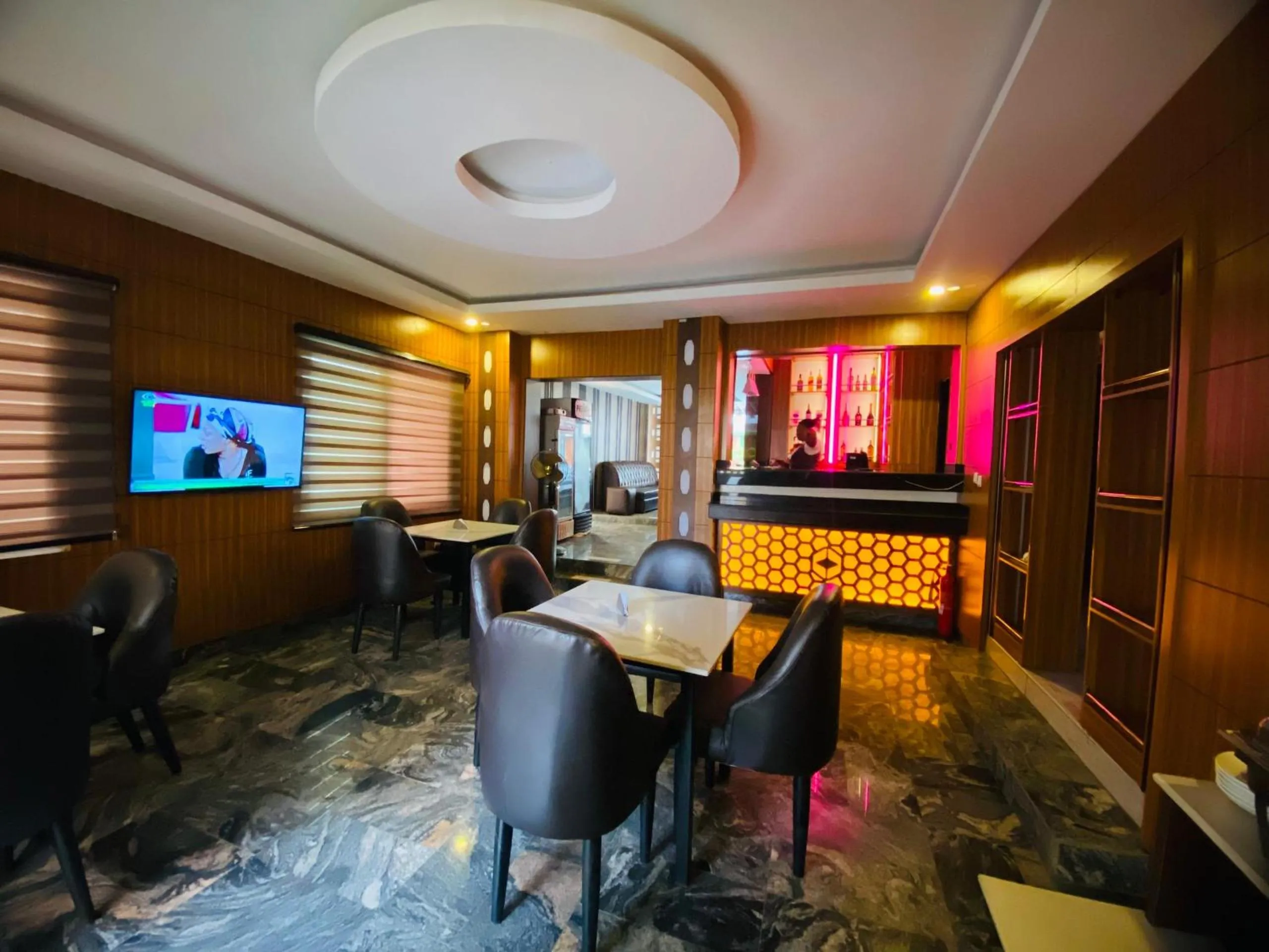 Restaurant/places to eat in Presken Hotel Oniru, Victoria Island