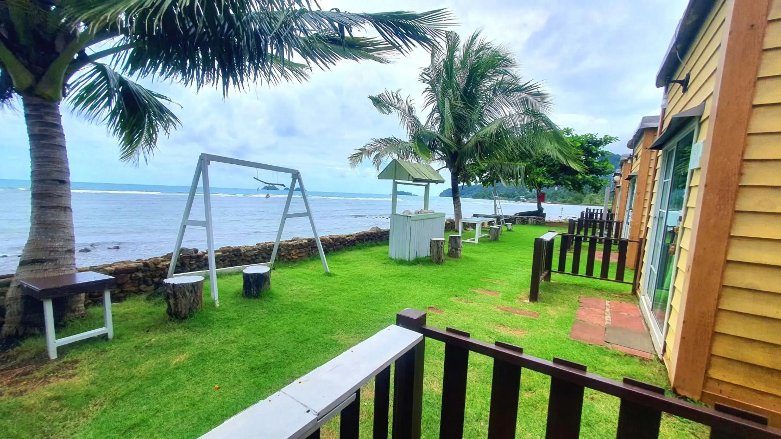 Sea view in Kohchang 7 seaview bungalow Sea view in Kohchang 7 seaview bungalow