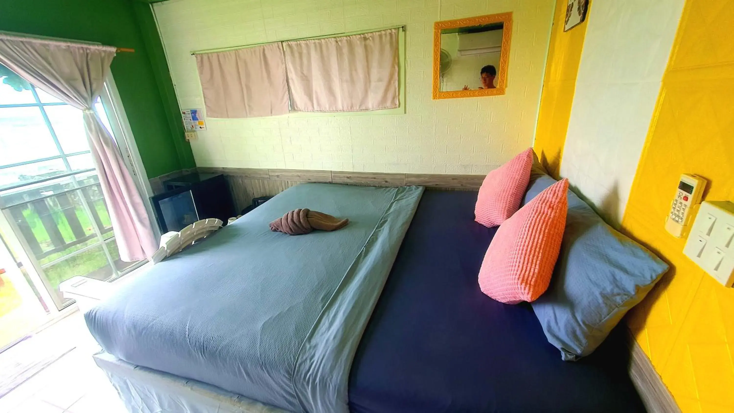 Property building, Bed in Kohchang 7 seaview bungalow Property building, Bed in Kohchang 7 seaview bungalow