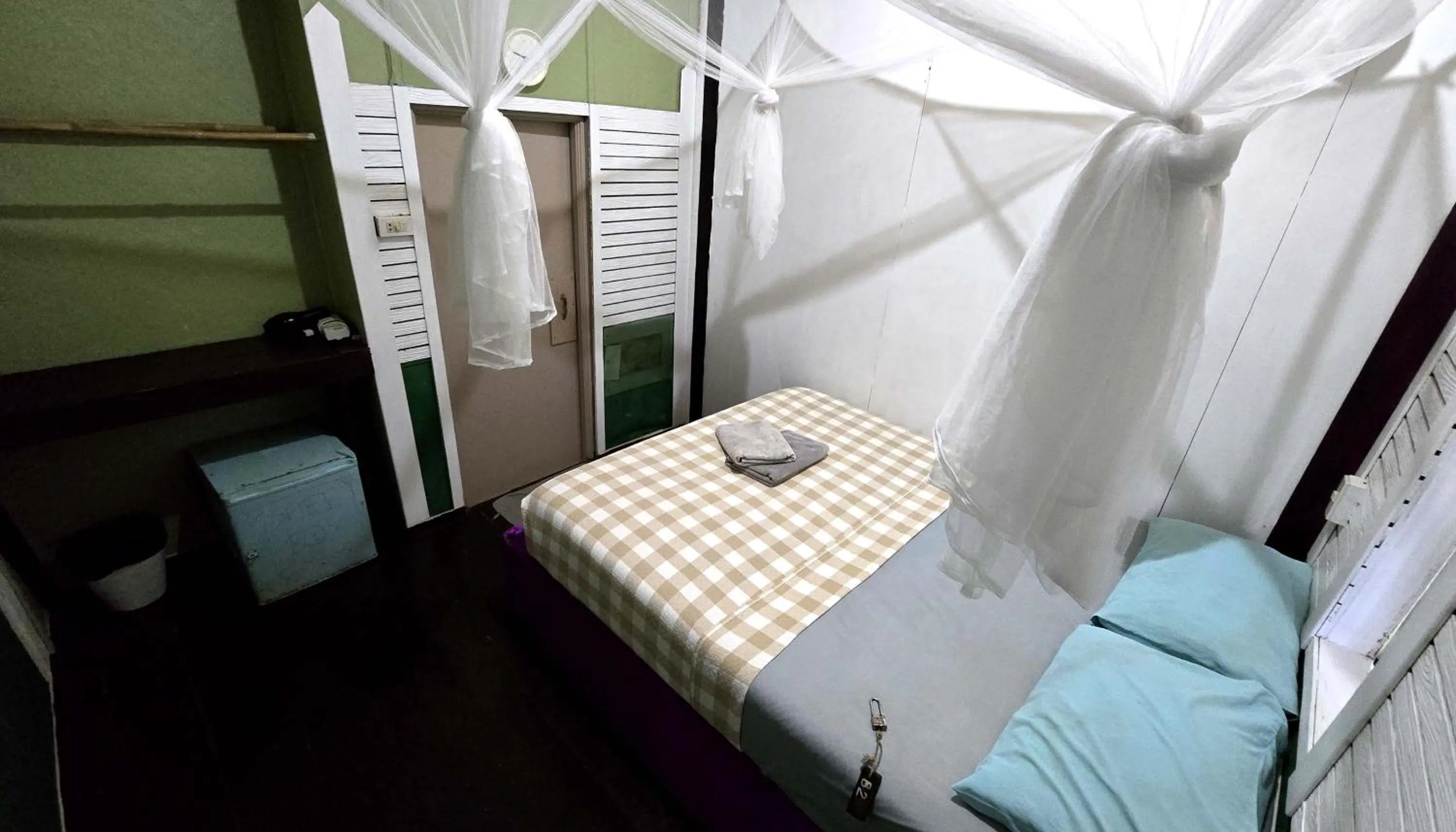 Bed in Kohchang 7 seaview bungalow