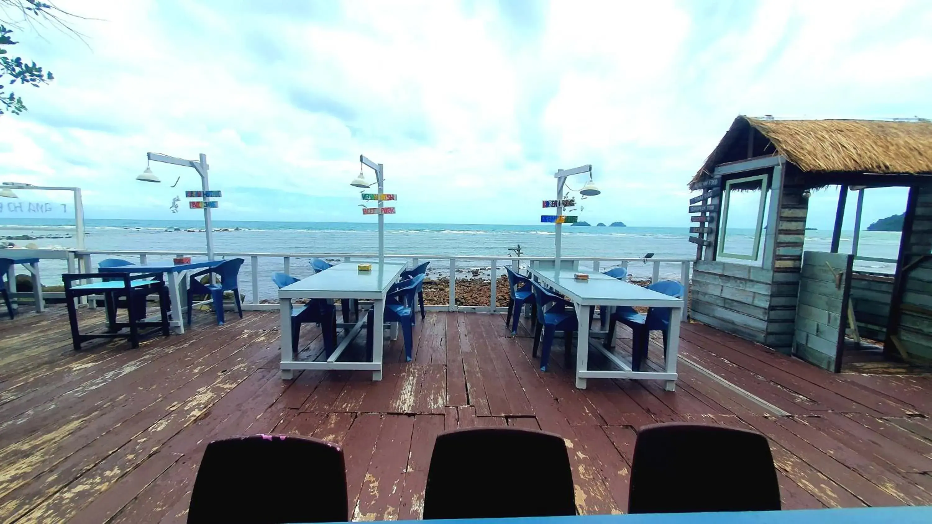 Restaurant/places to eat in Kohchang 7 seaview bungalow Restaurant/places to eat in Kohchang 7 seaview bungalow