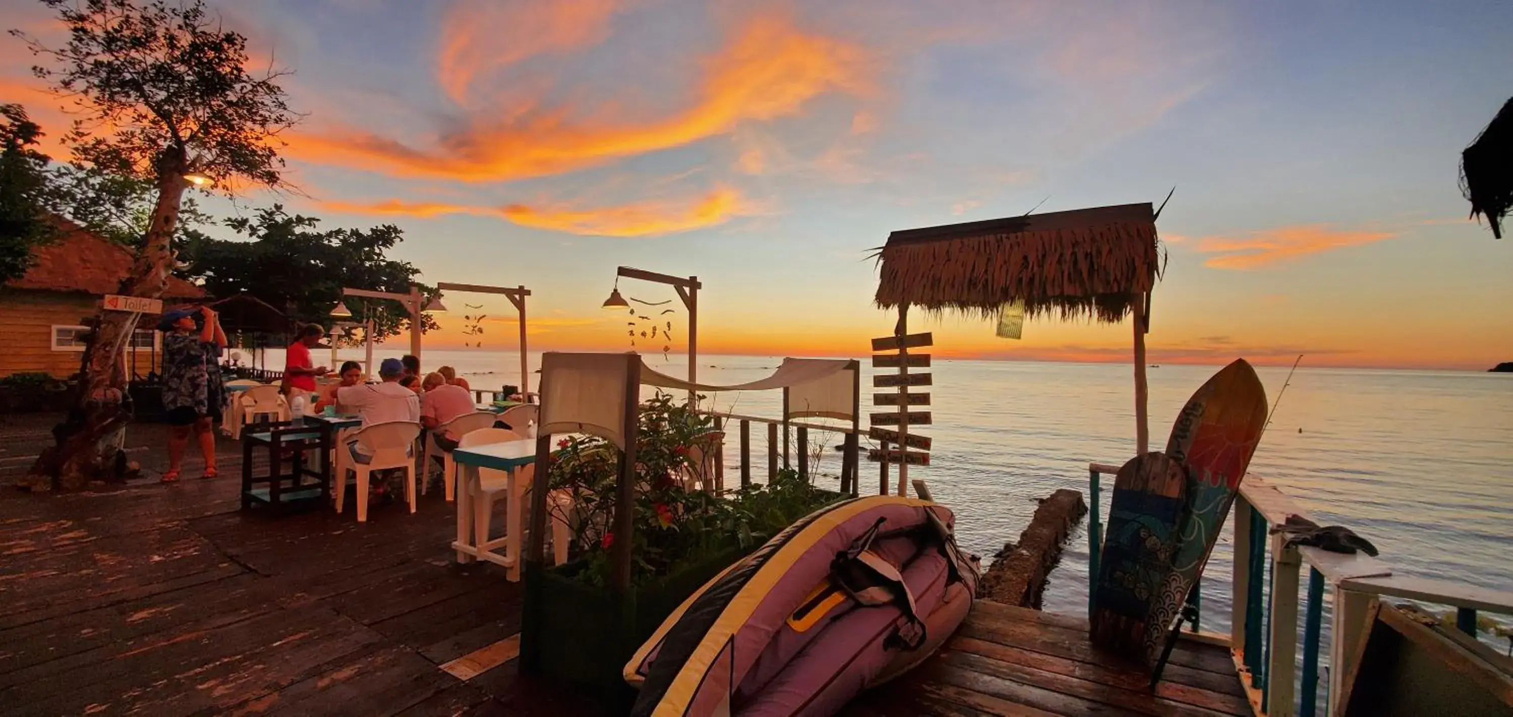 Restaurant/places to eat in Kohchang 7 seaview bungalow Restaurant/places to eat in Kohchang 7 seaview bungalow