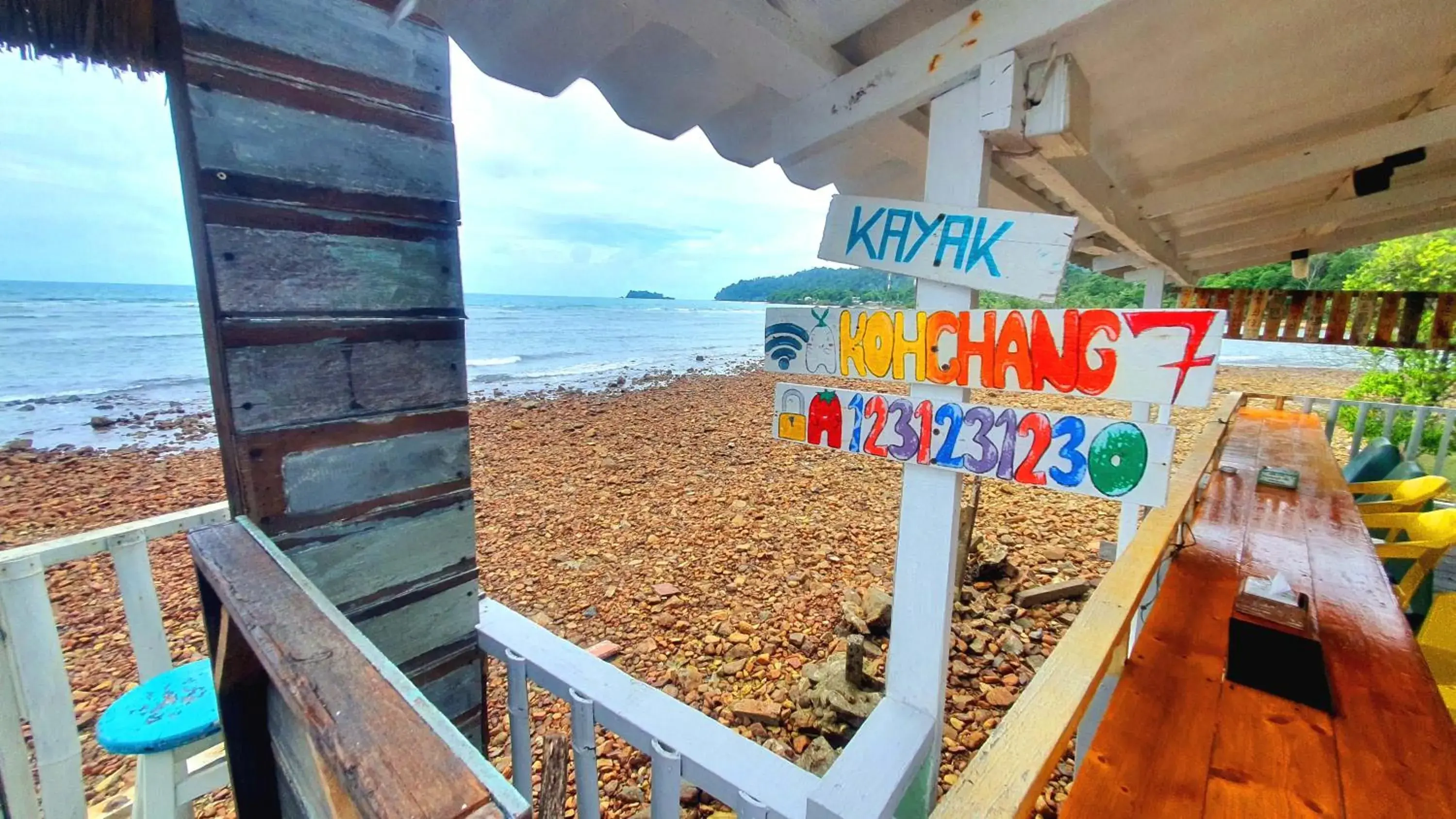 Restaurant/places to eat in Kohchang 7 seaview bungalow Restaurant/places to eat in Kohchang 7 seaview bungalow