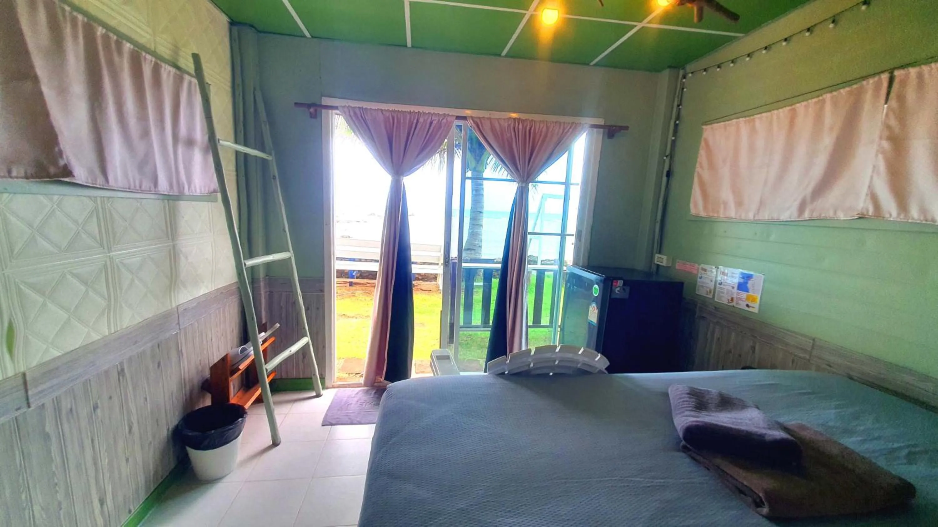Property building, Bed in Kohchang 7 seaview bungalow