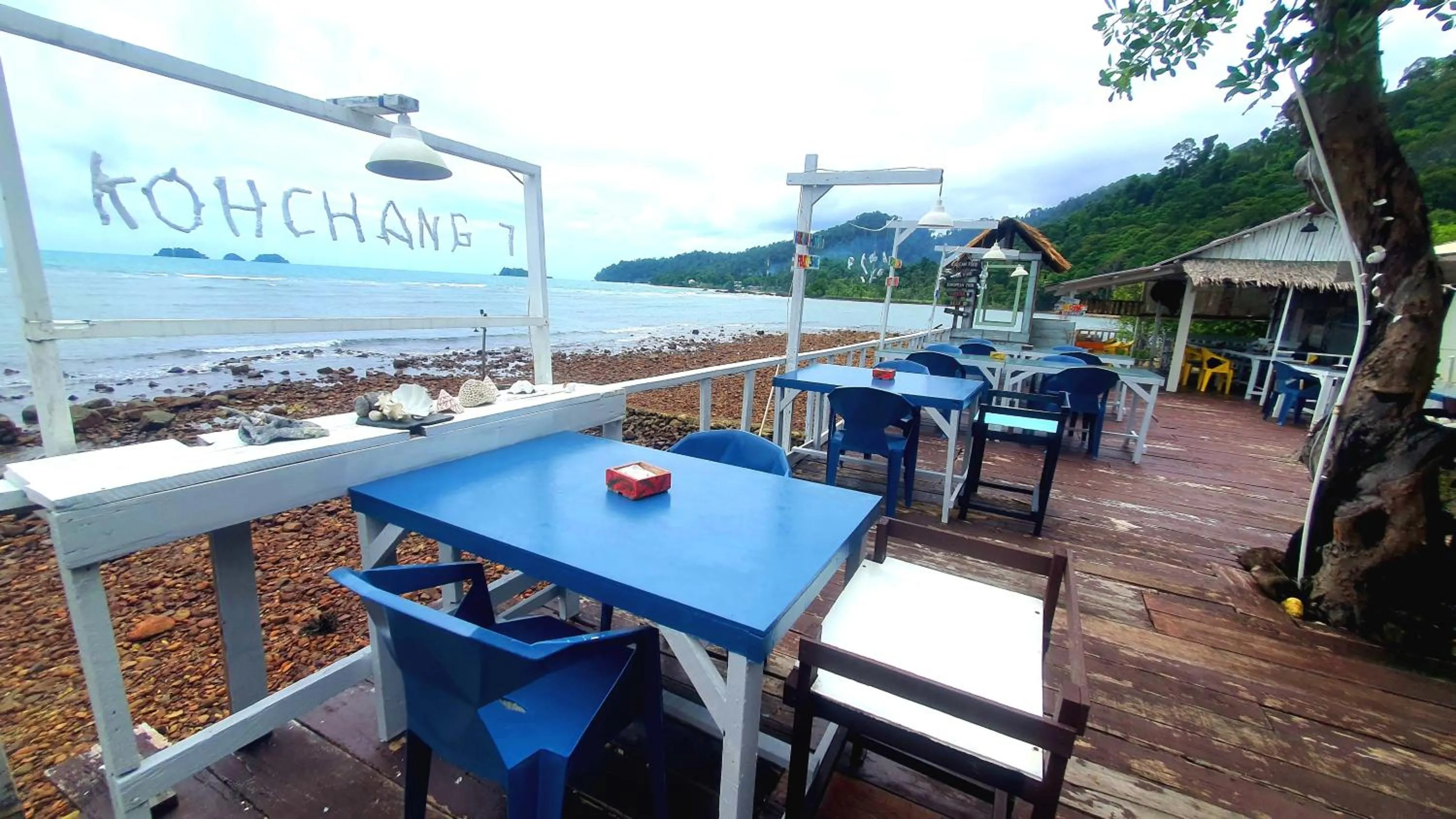 Restaurant/places to eat in Kohchang 7 seaview bungalow