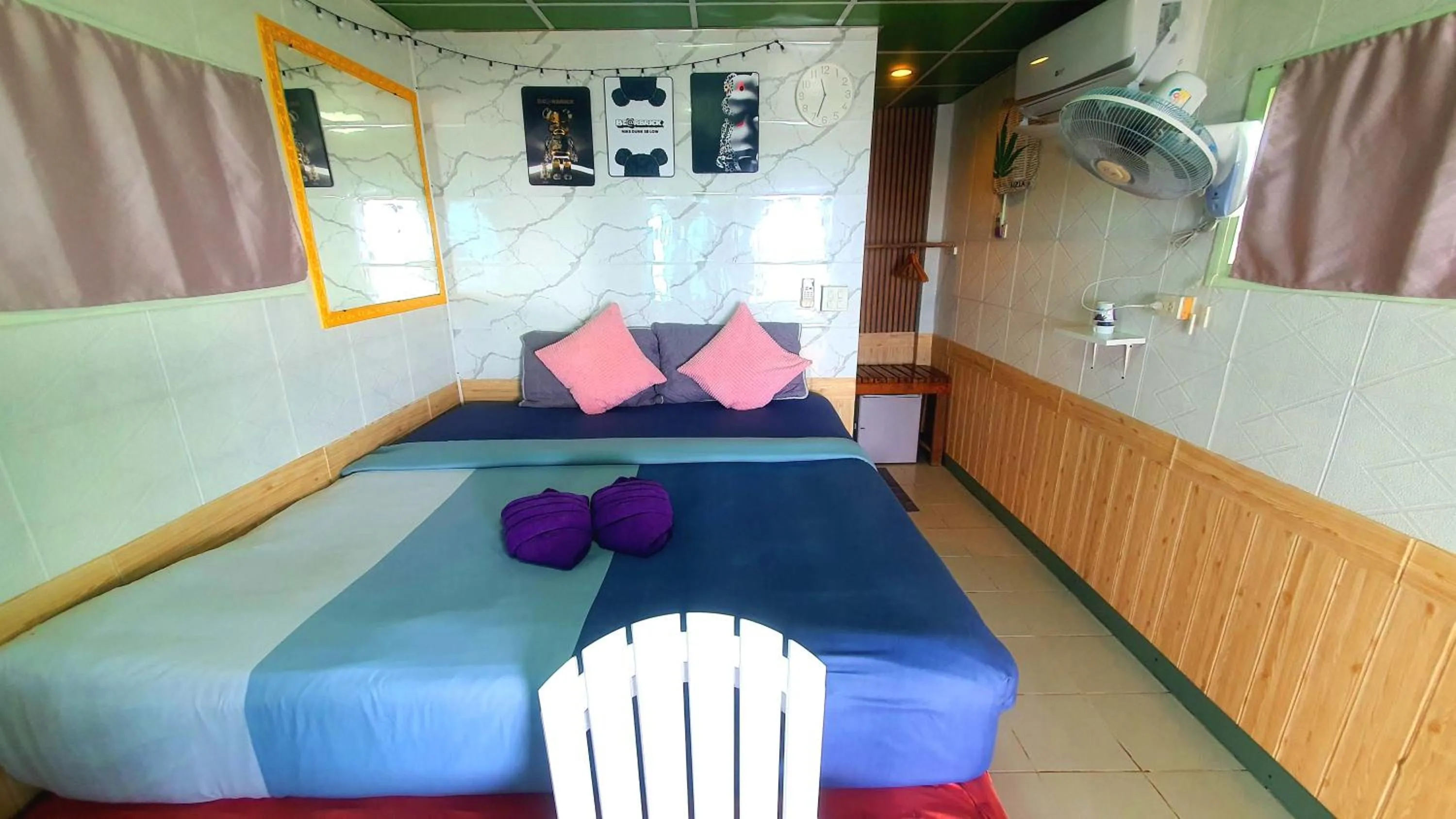 Property building, Bed in Kohchang 7 seaview bungalow