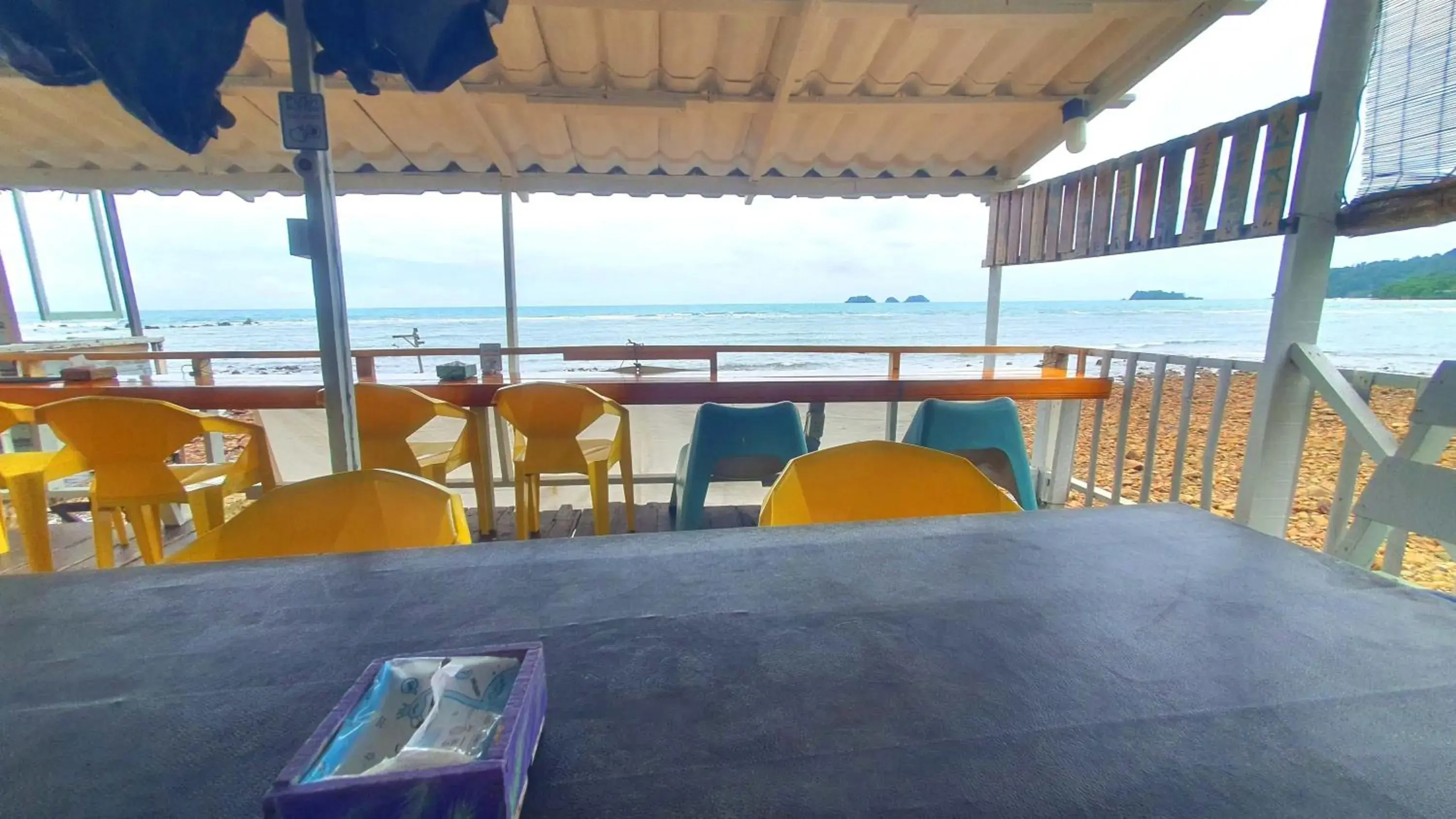 Restaurant/places to eat in Kohchang 7 seaview bungalow Restaurant/places to eat in Kohchang 7 seaview bungalow