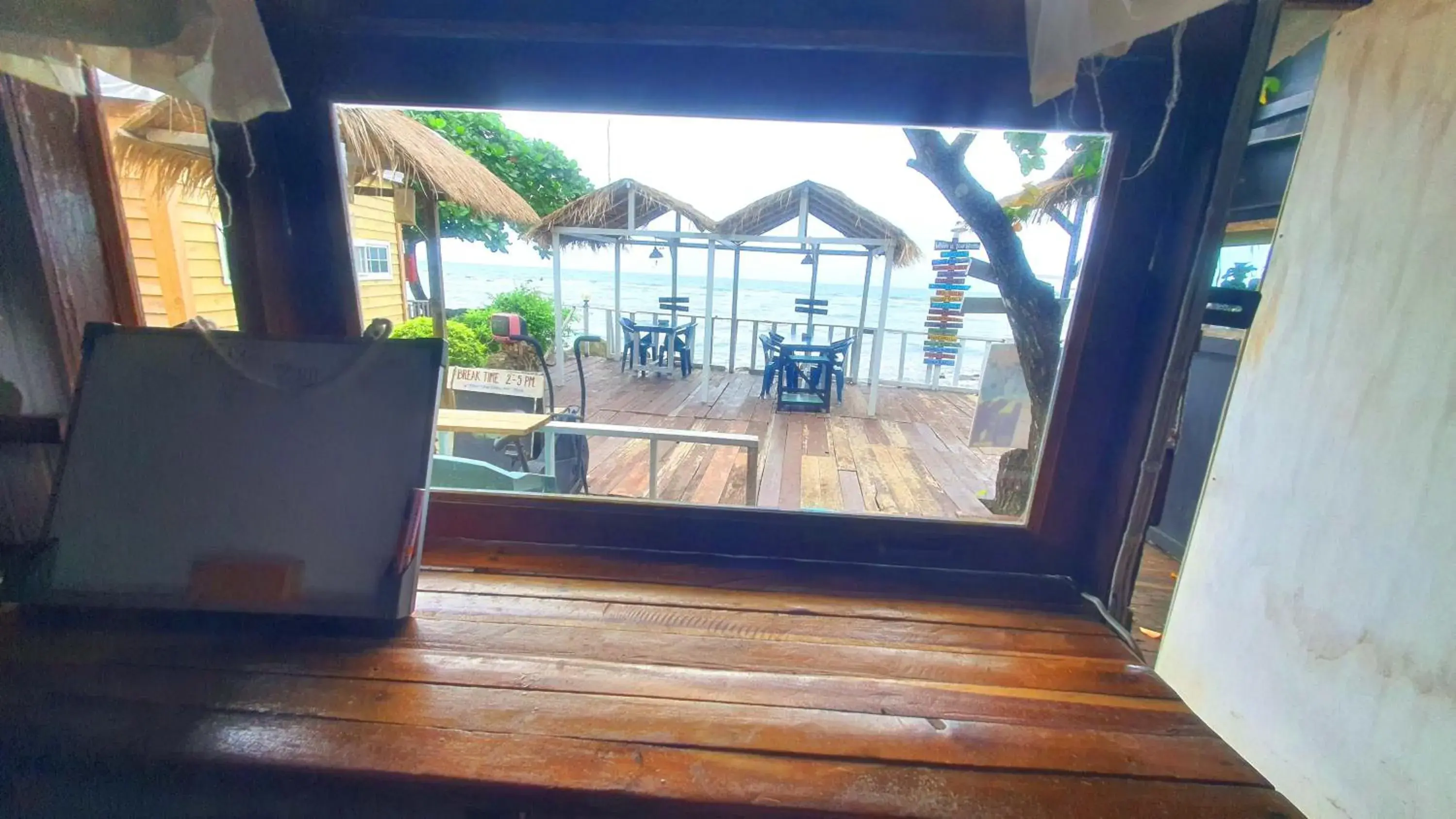 Property building in Kohchang 7 seaview bungalow Property building in Kohchang 7 seaview bungalow