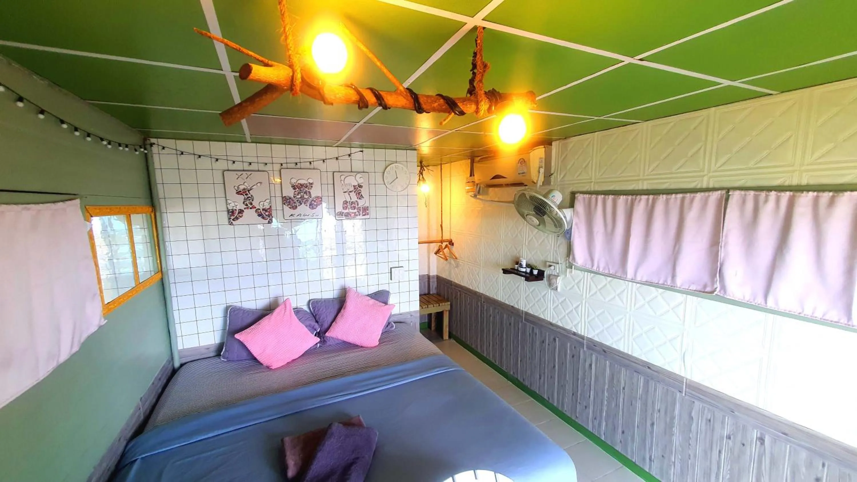 Property building, Bed in Kohchang 7 seaview bungalow