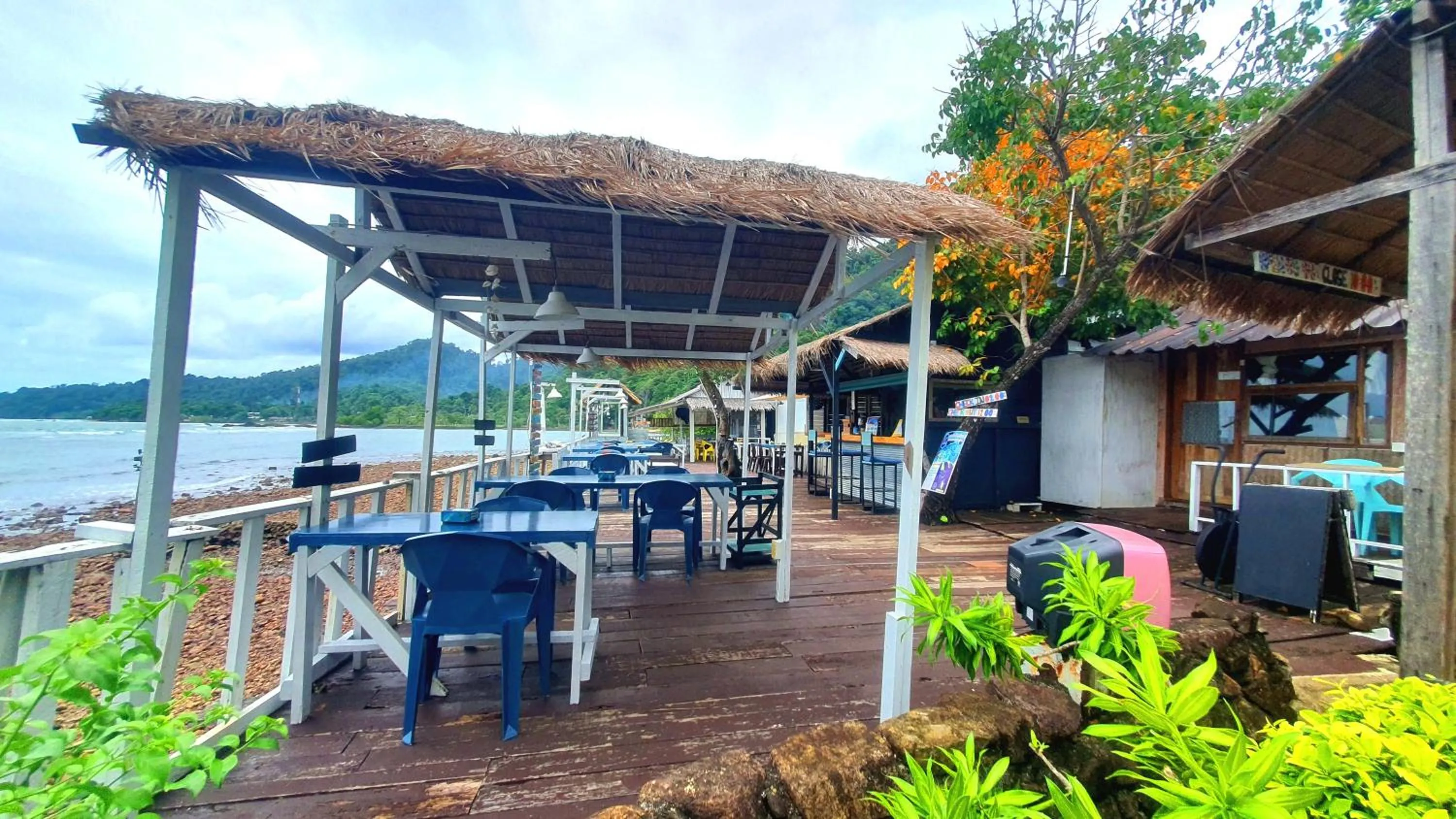 Restaurant/places to eat in Kohchang 7 seaview bungalow