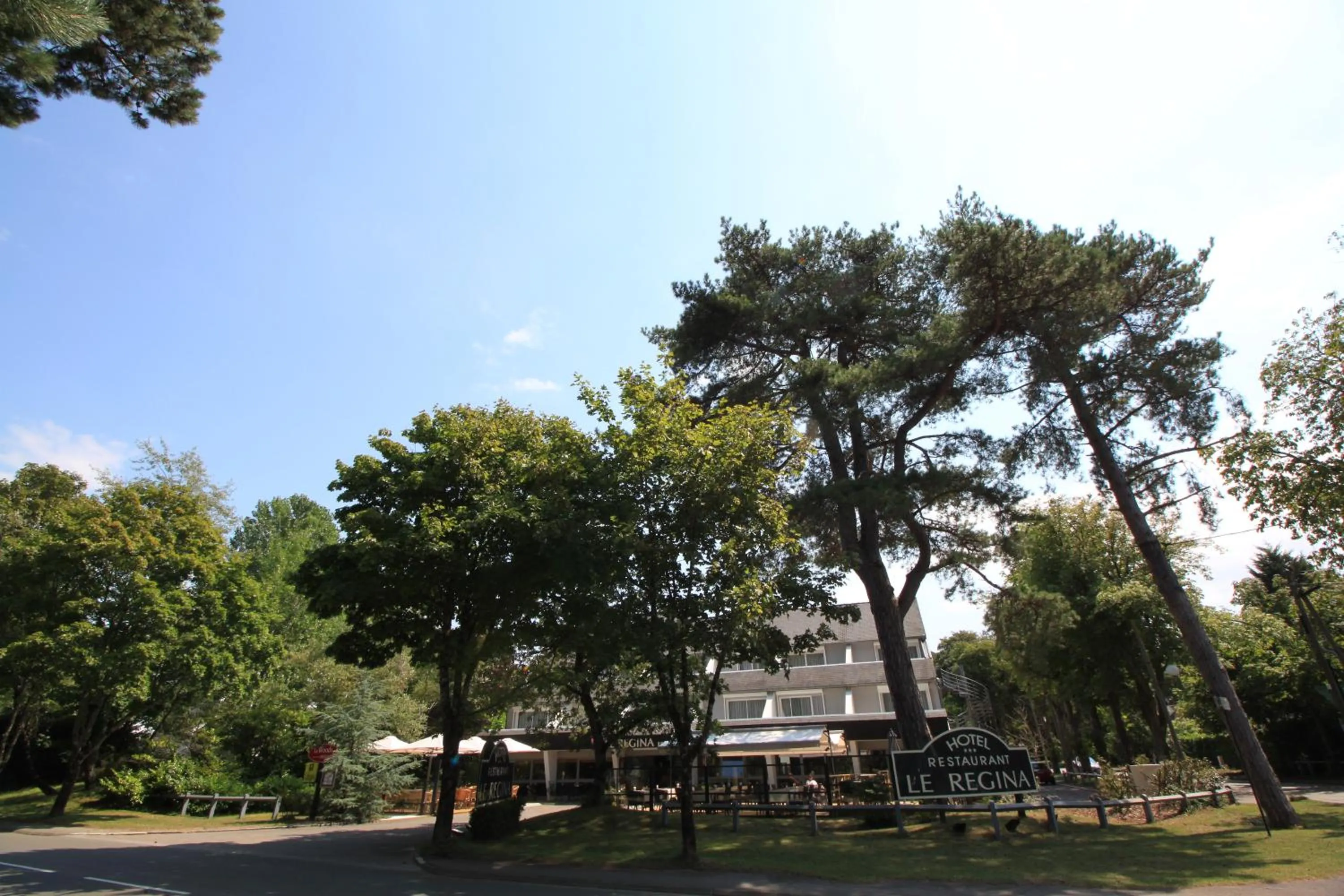 Spring in Le Regina Hôtel restaurant