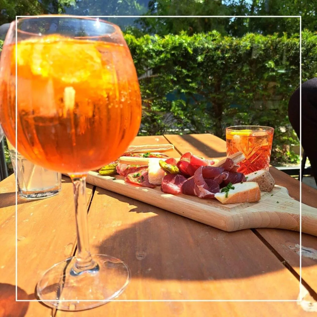 Lounge or bar in Le Regina Hôtel restaurant