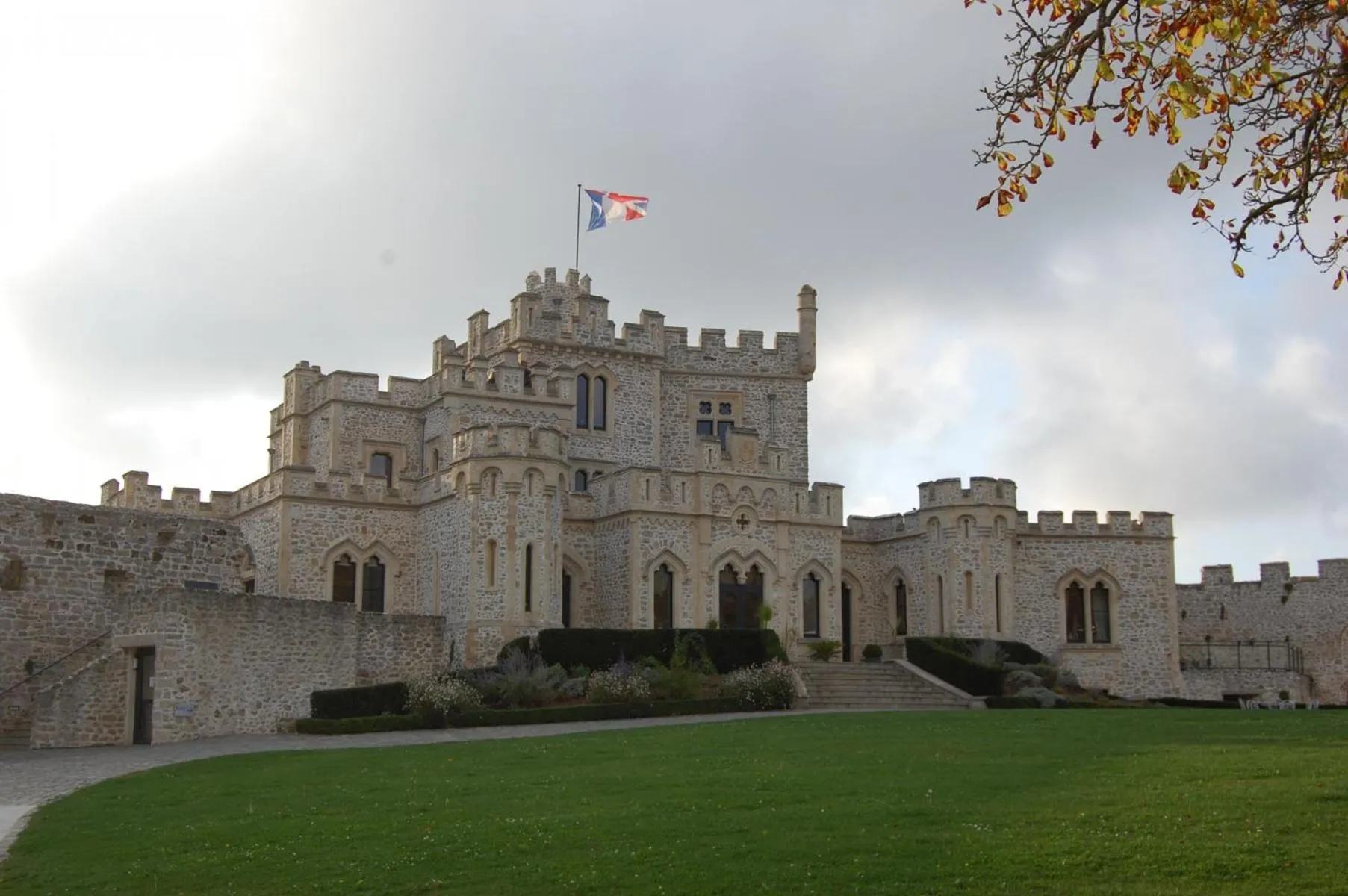 Nearby landmark in Le Regina Hôtel restaurant