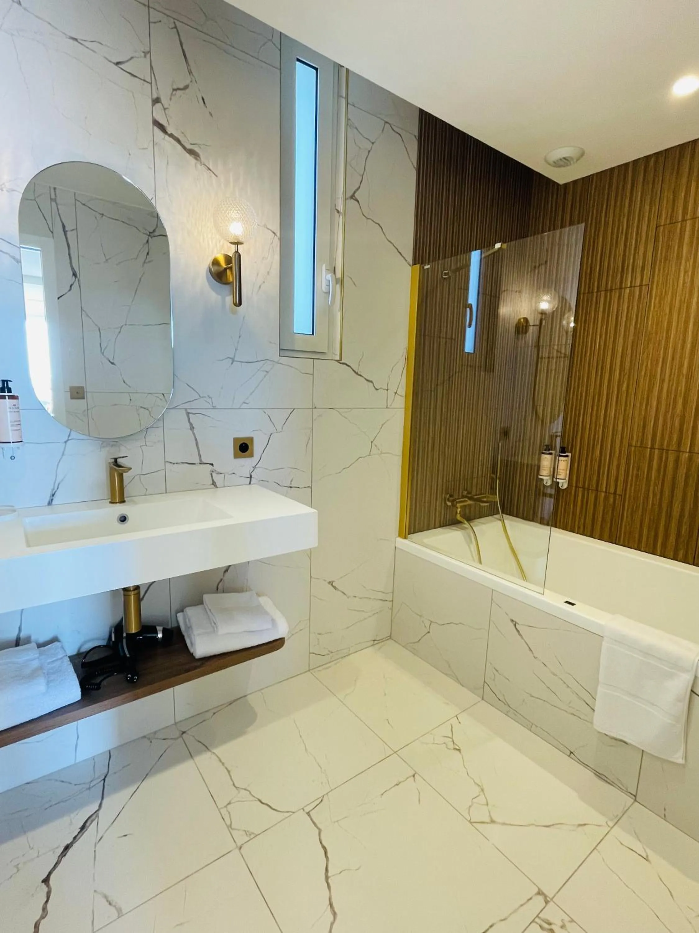 Bathroom in Les Sables Blancs