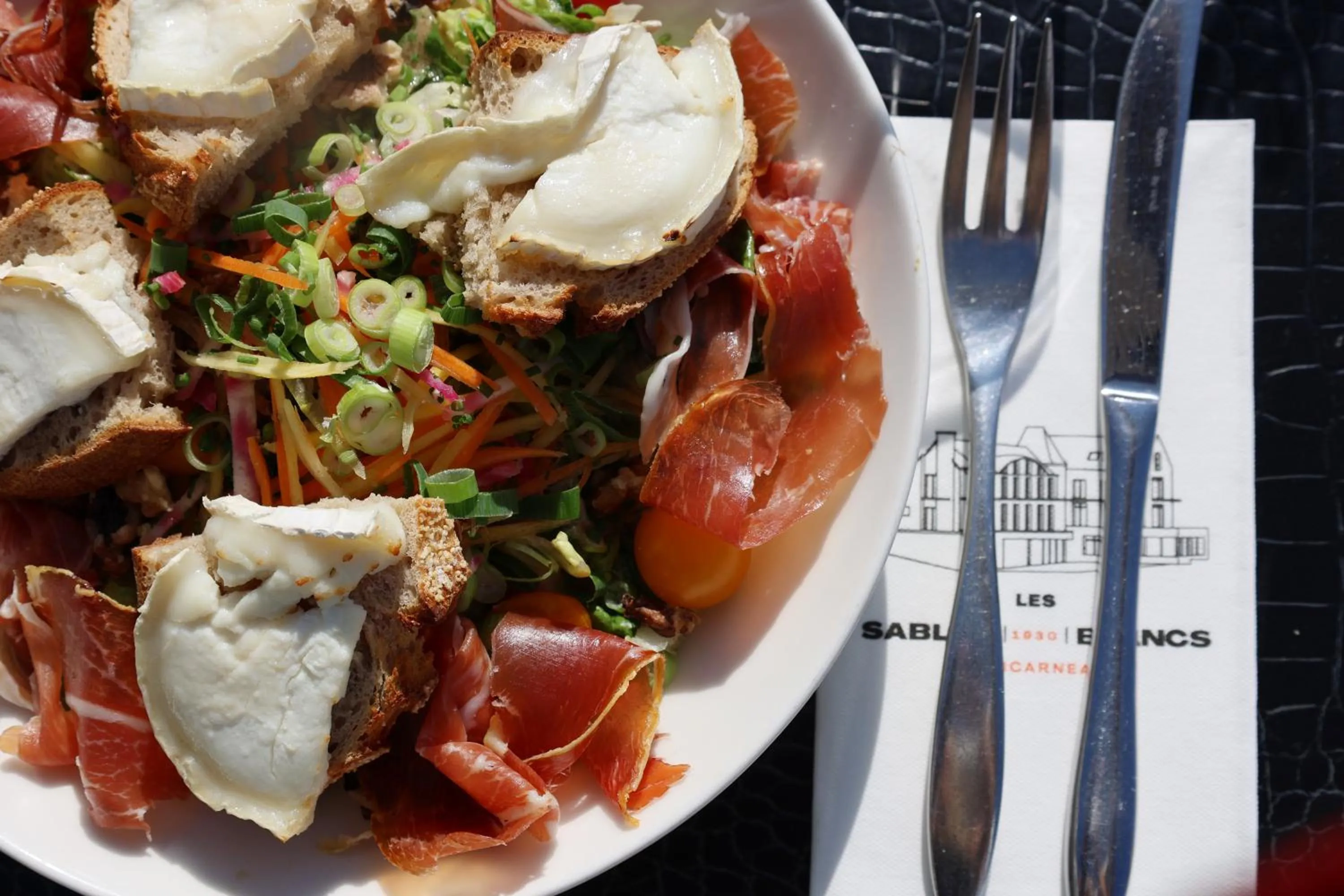 Restaurant/places to eat in Les Sables Blancs