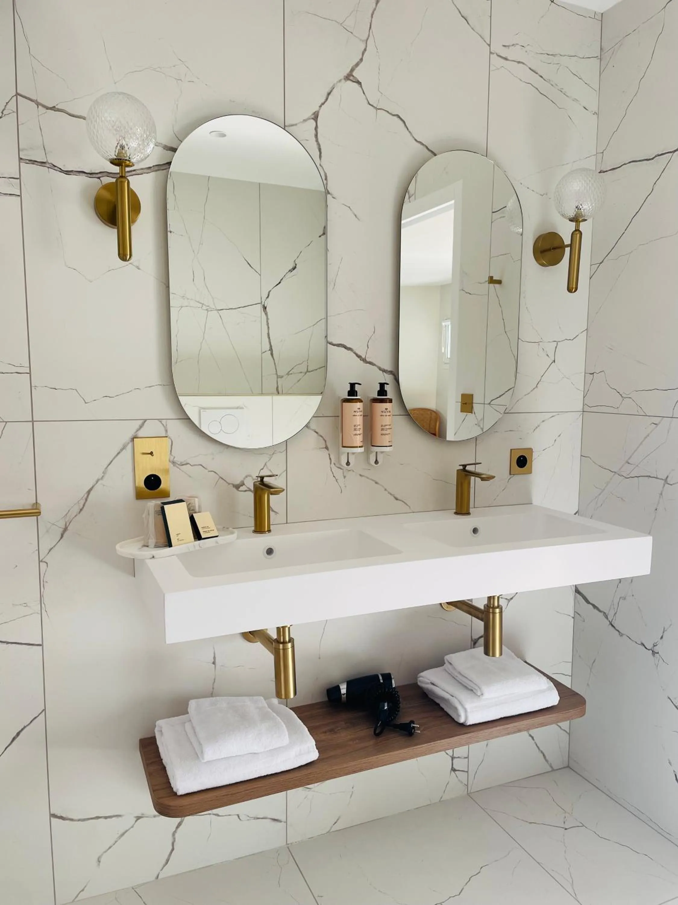 Bathroom in Les Sables Blancs