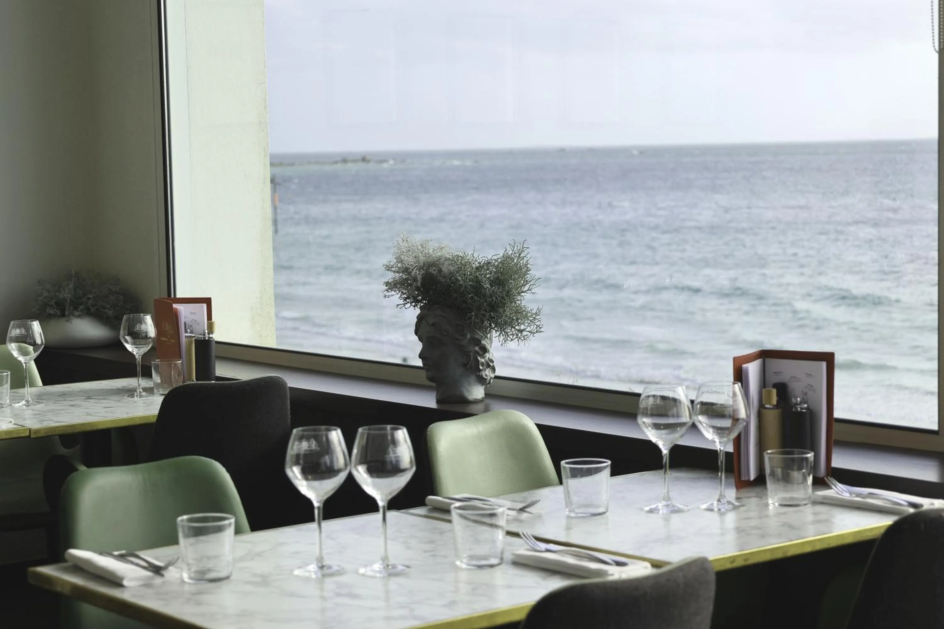 Restaurant/places to eat in Les Sables Blancs