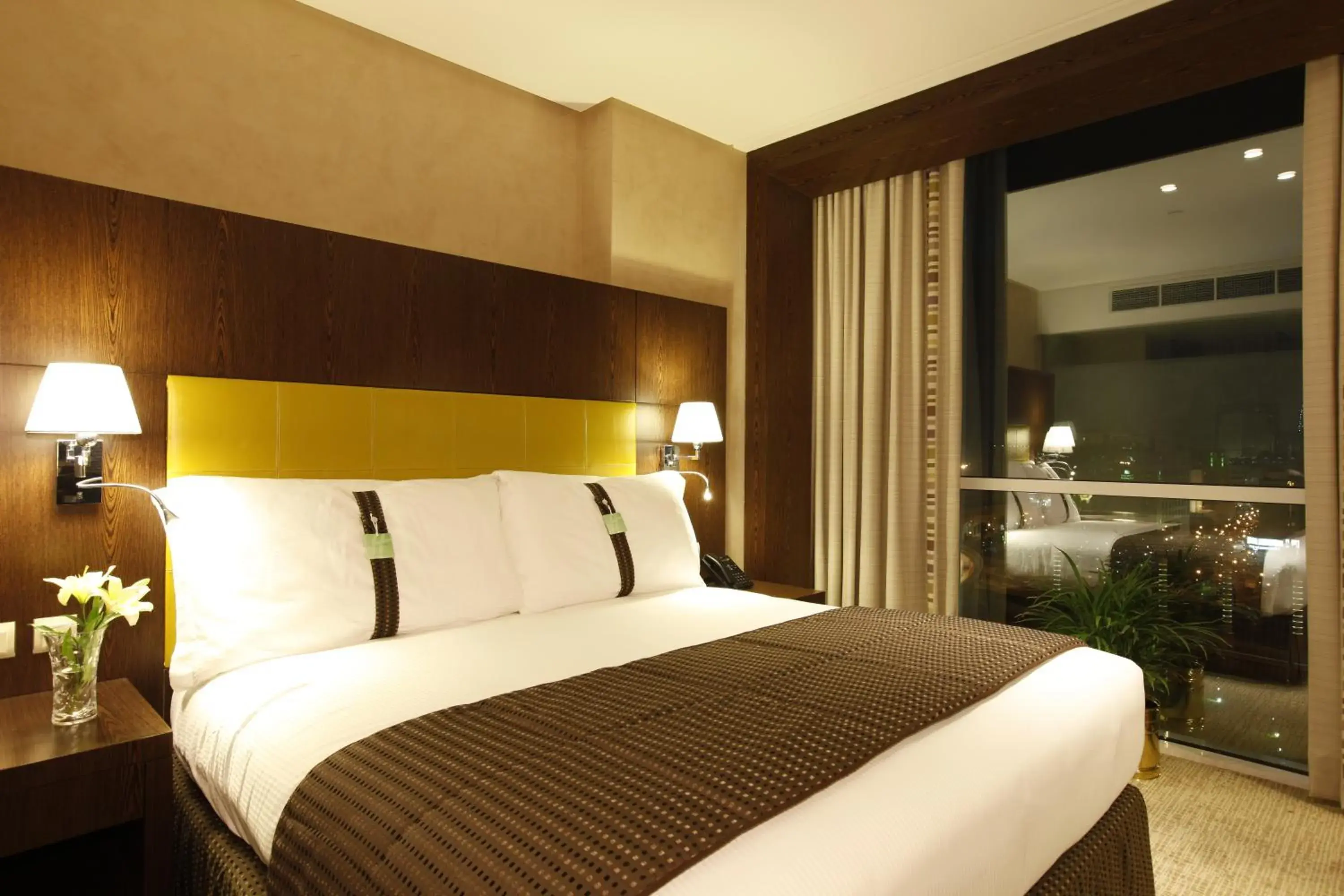 Bedroom, Bed in Holiday Inn Meydan, an IHG Hotel Bedroom, Bed in Holiday Inn Meydan, an IHG Hotel