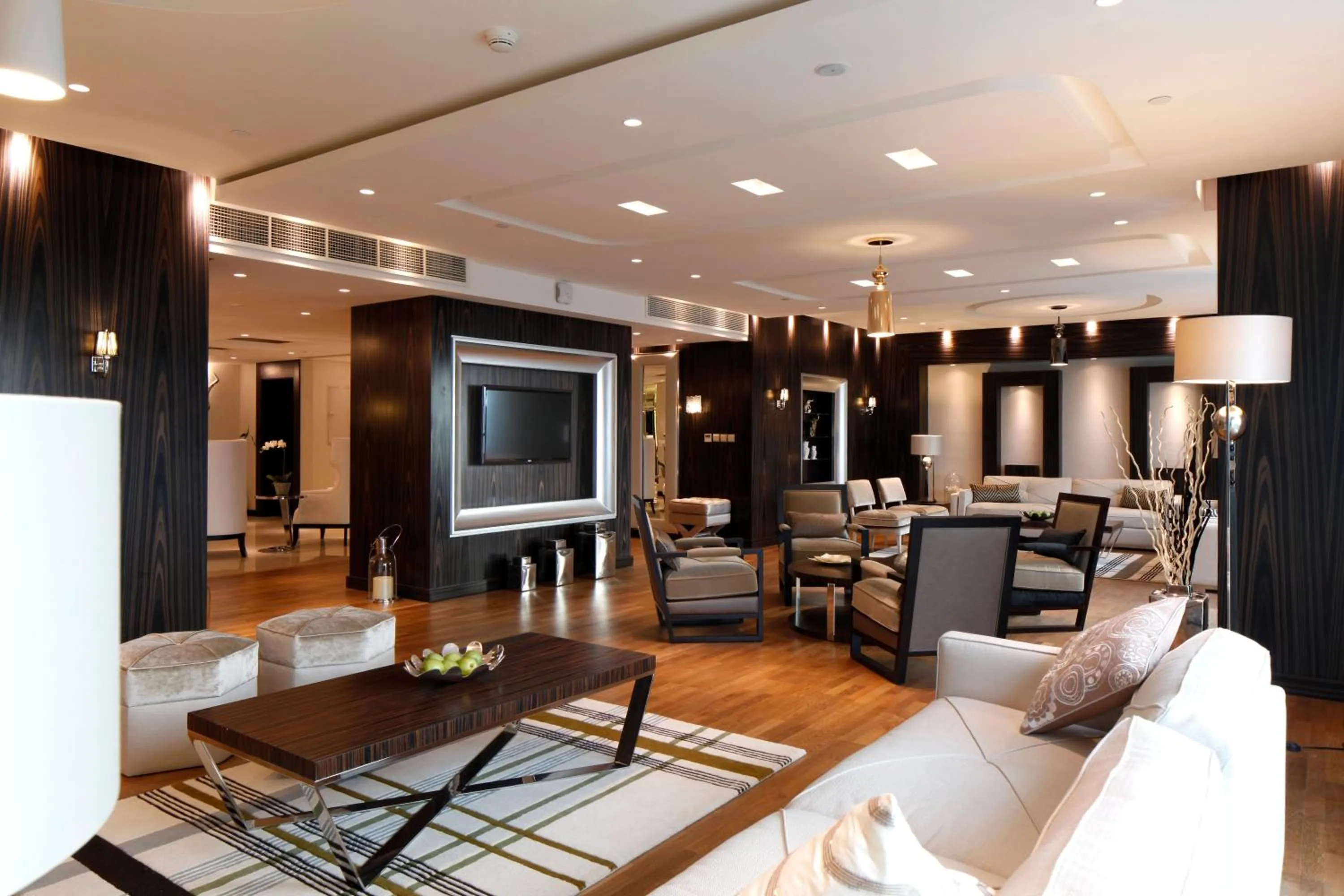 Photo of the whole room, Seating Area in Holiday Inn Meydan, an IHG Hotel