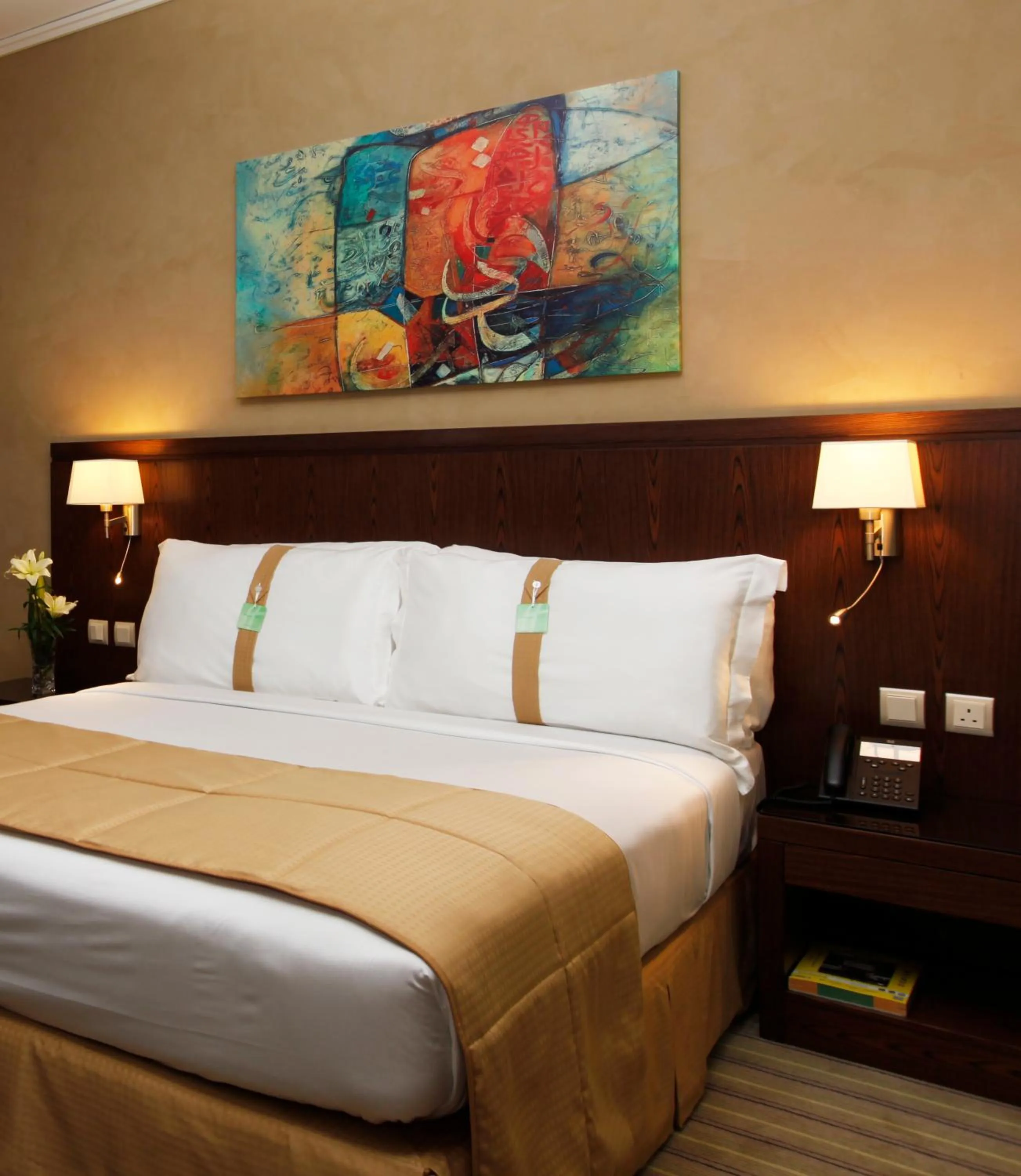 Bedroom, Bed in Holiday Inn Meydan, an IHG Hotel