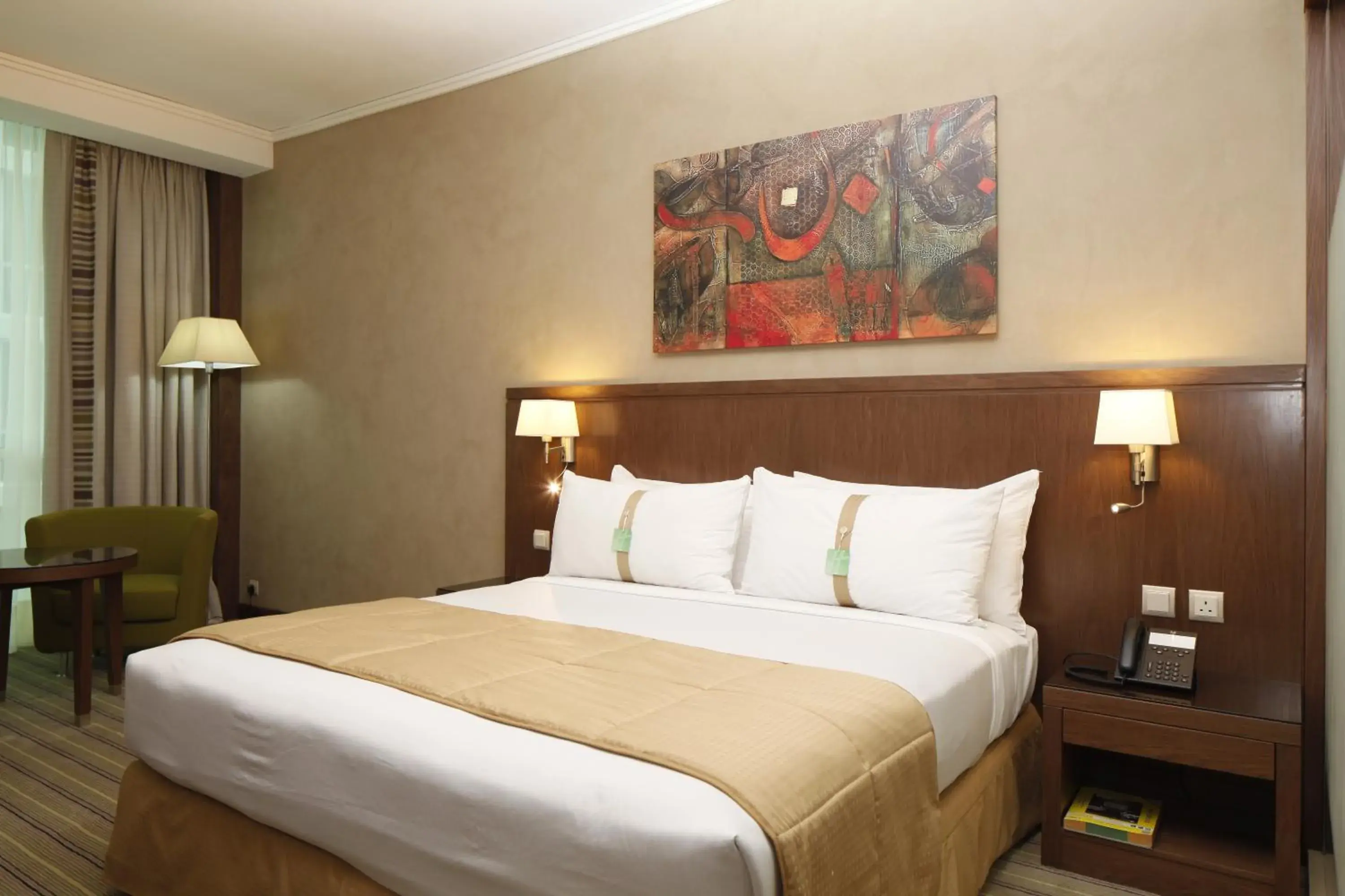 Bedroom, Bed in Holiday Inn Meydan, an IHG Hotel Bedroom, Bed in Holiday Inn Meydan, an IHG Hotel