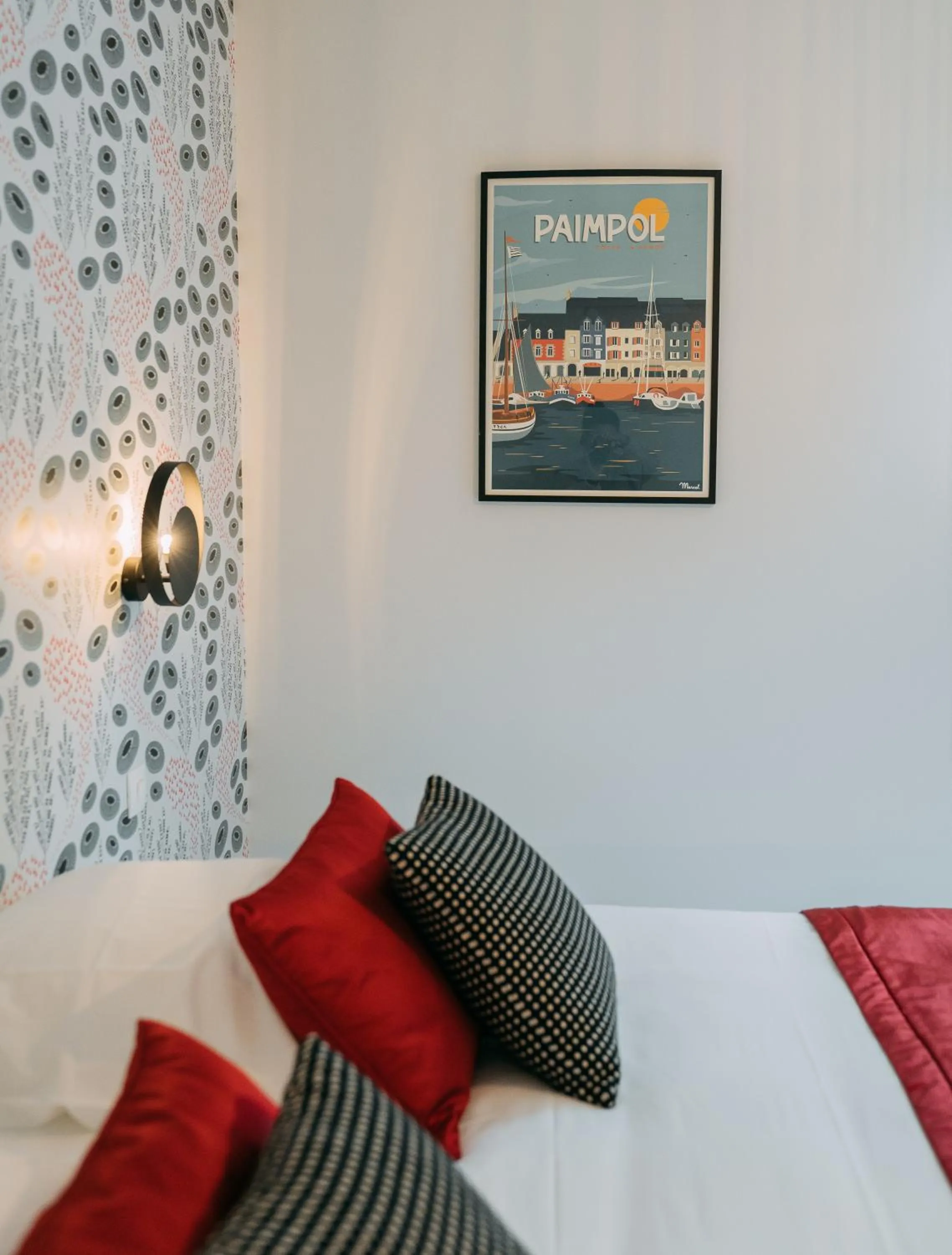 Bed in Hôtel Les Agapanthes-Logis Hôtel