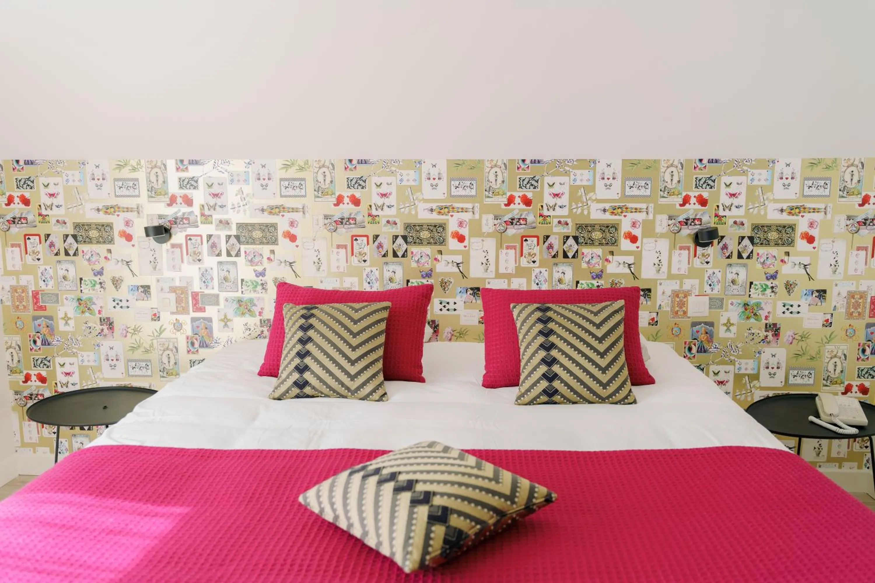 Bed in Hôtel Les Agapanthes-Logis Hôtel