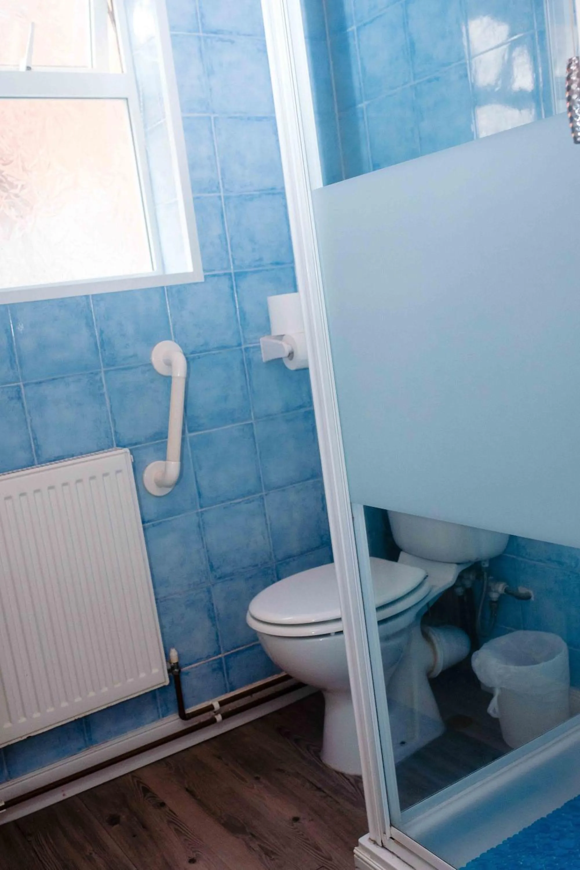 Shower in THE CHADWICK