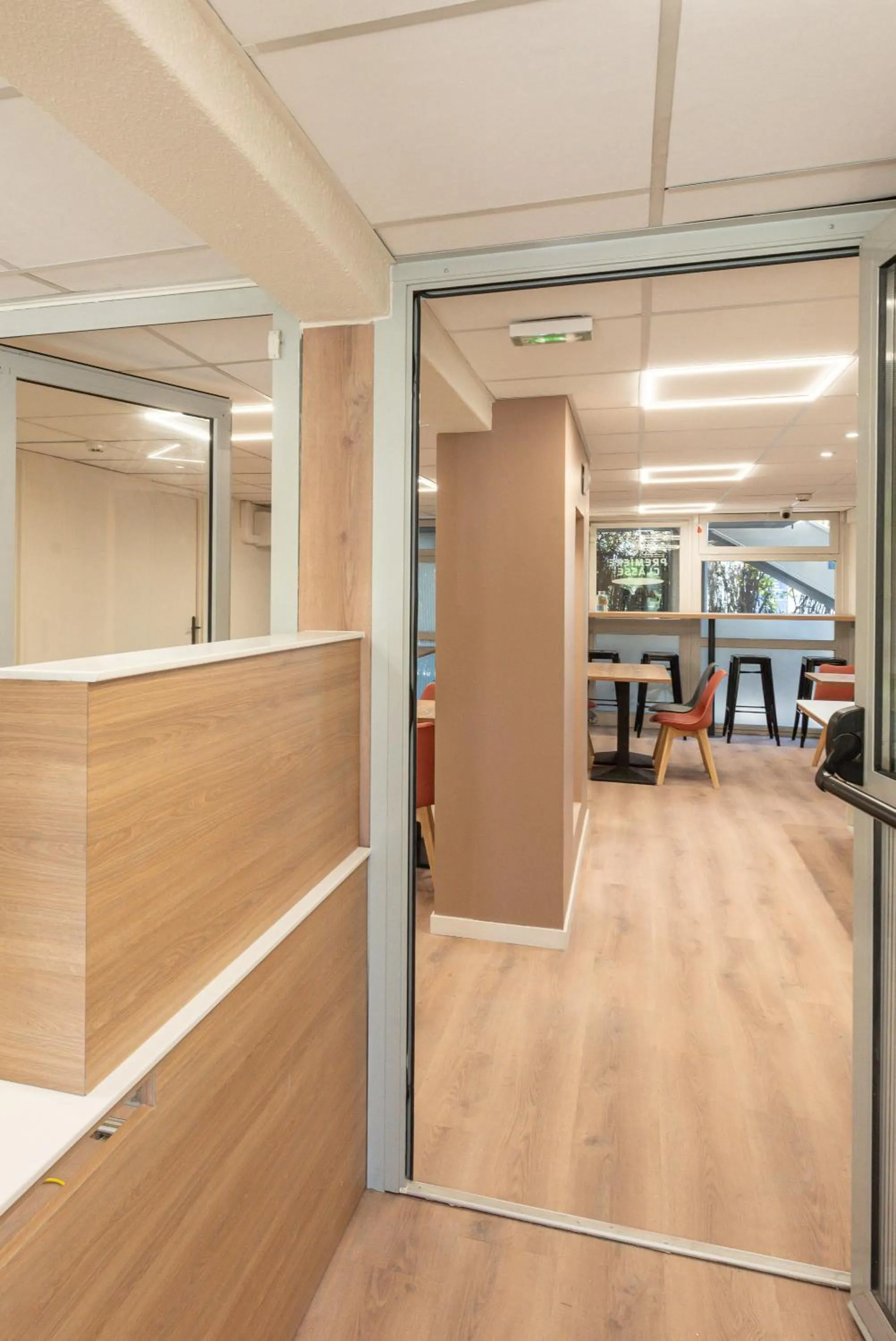 Lobby or reception in Premiere Classe Toulon La Seyne-sur-Mer