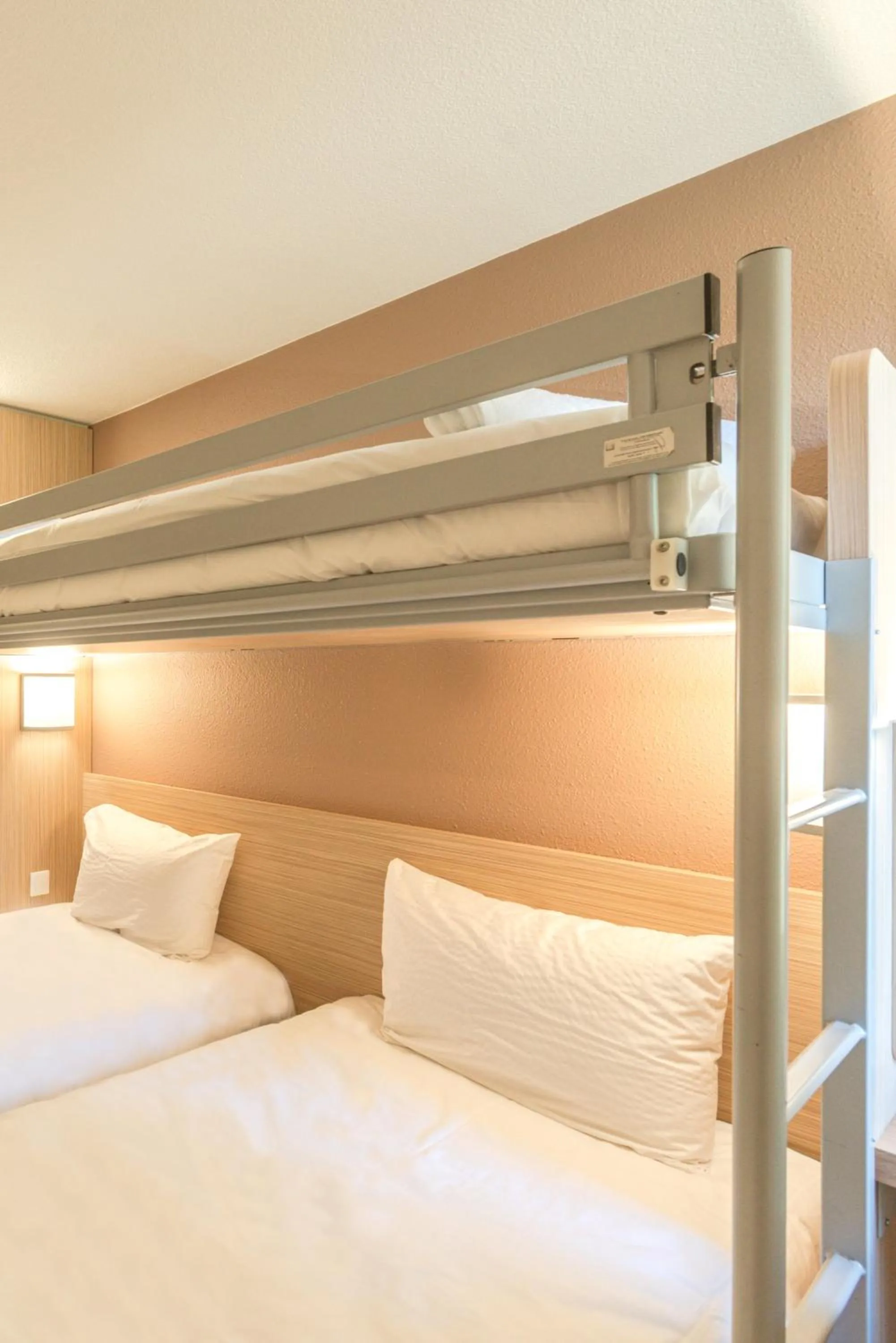 Toilet, Bed in Premiere Classe Toulon La Seyne-sur-Mer